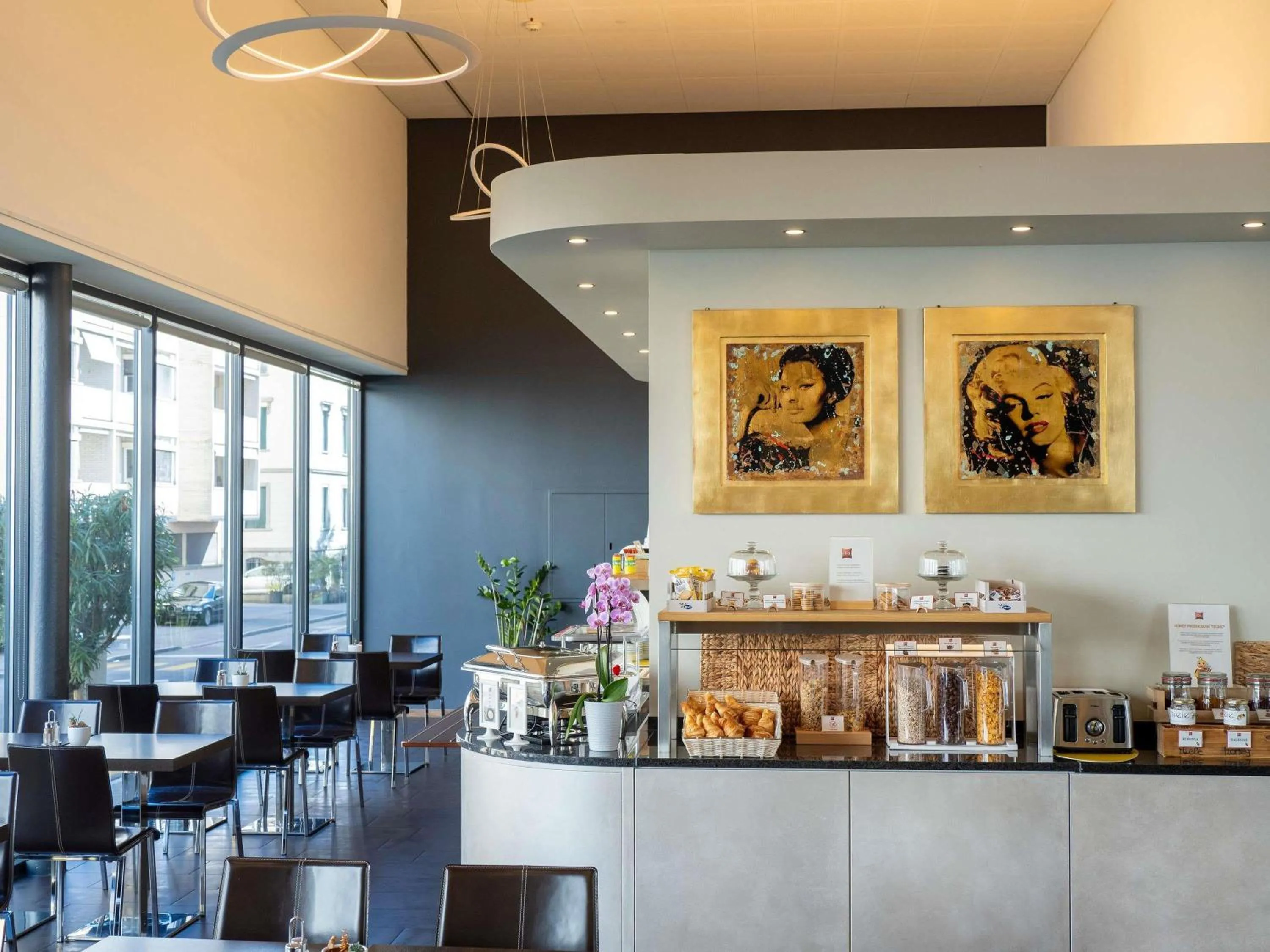 Breakfast in ibis Locarno