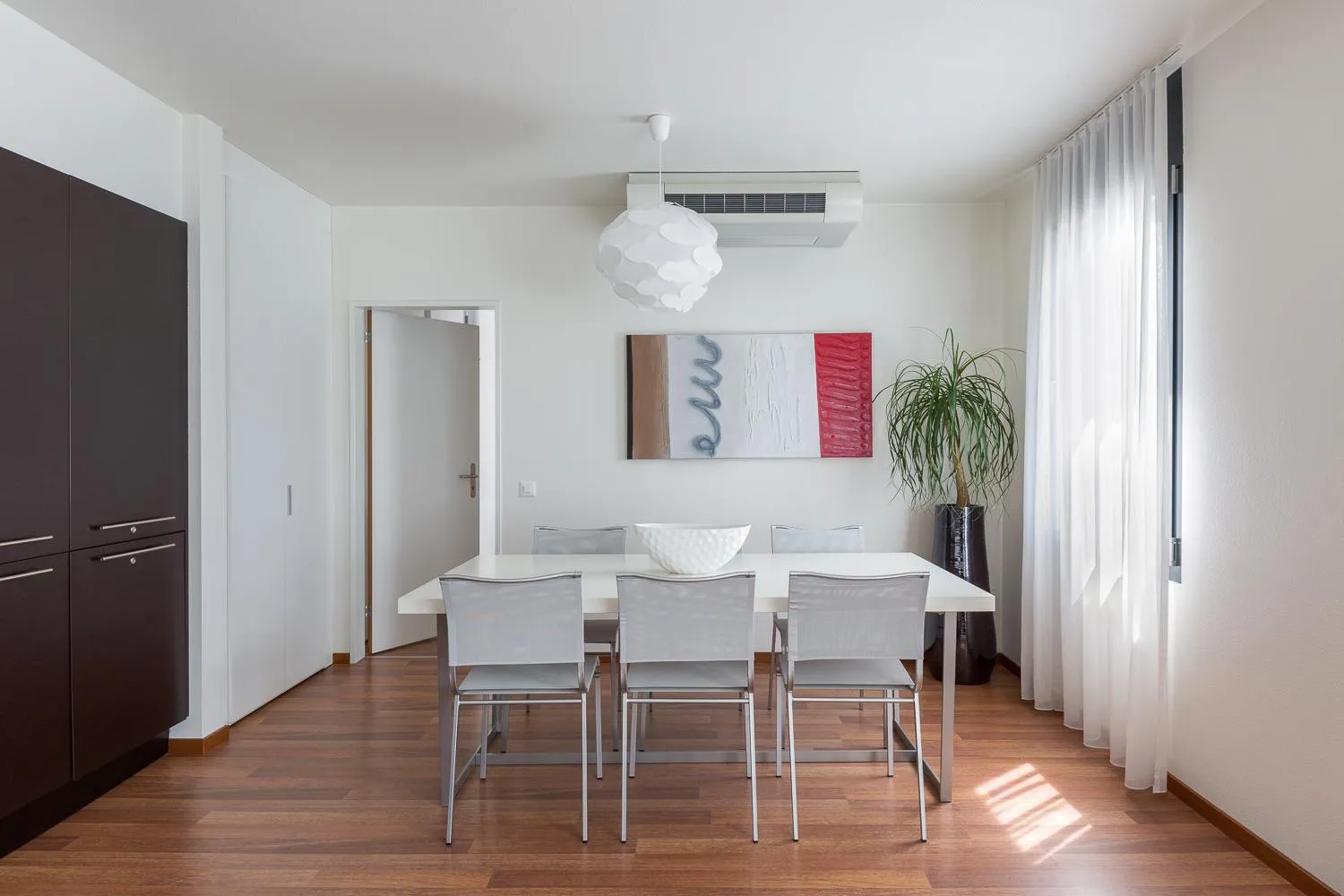 Dining area in ibis Locarno
