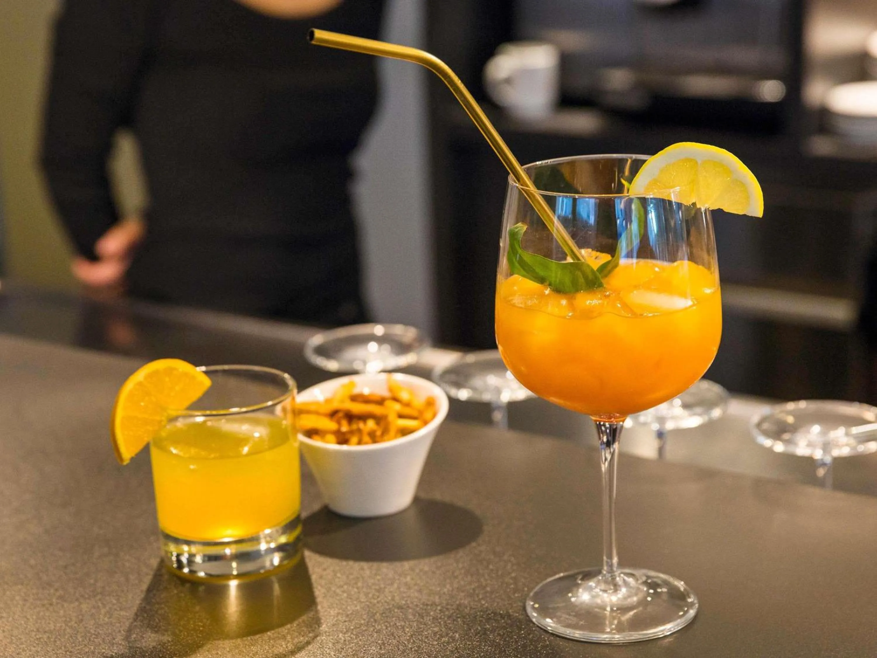 Lounge or bar in ibis Lausanne Centre