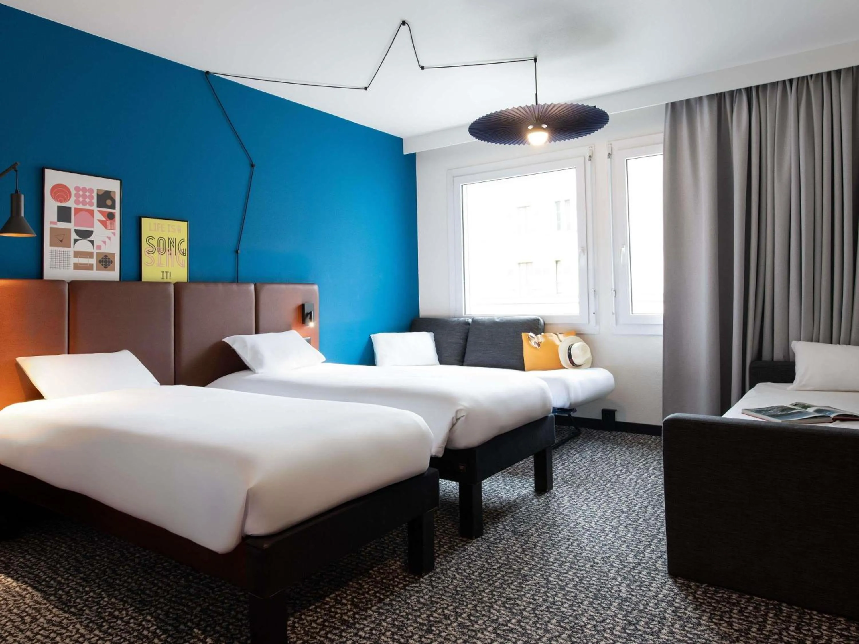 Bedroom, Bed in ibis Lausanne Centre