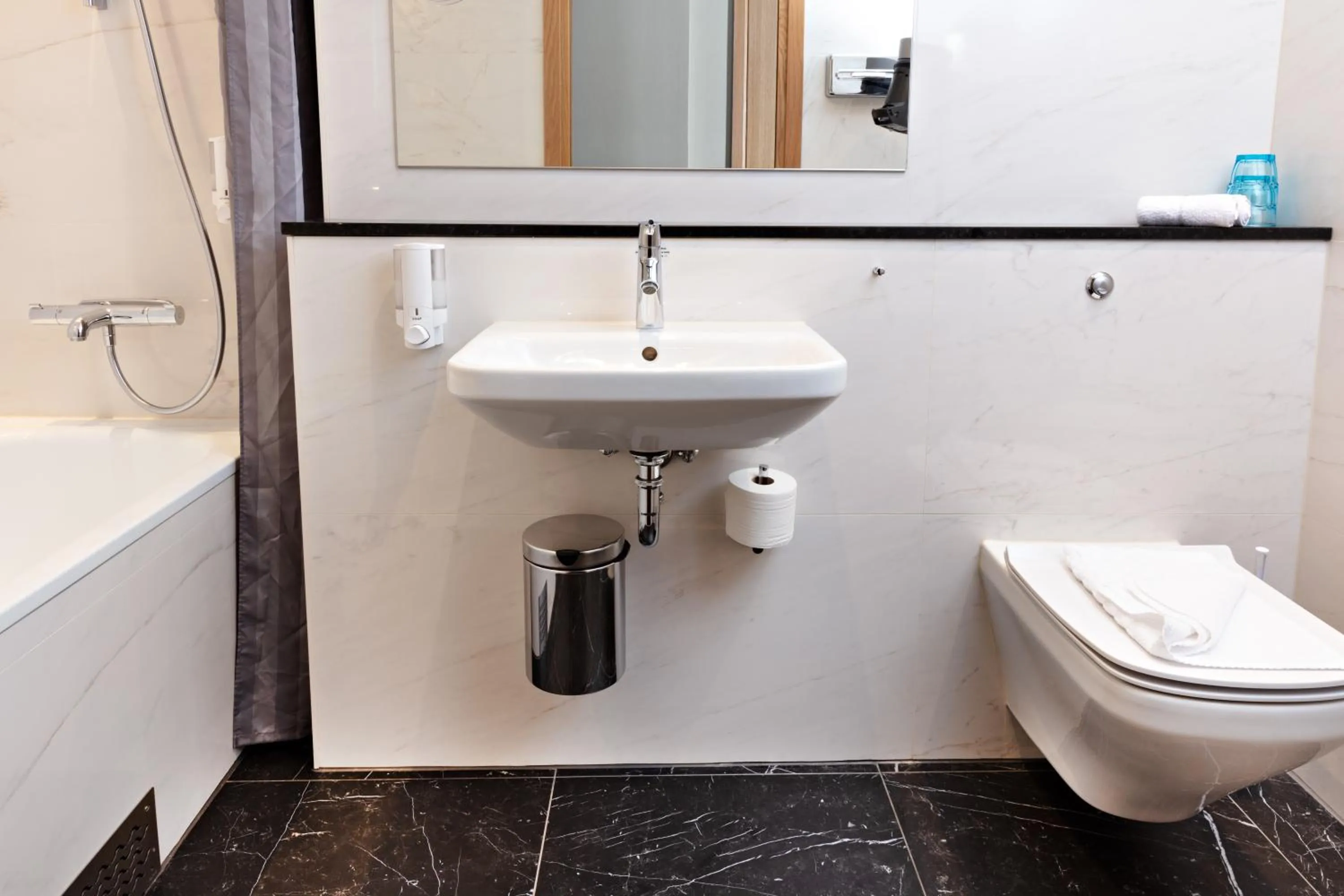 Hot Tub in Best Western Hotel Arena