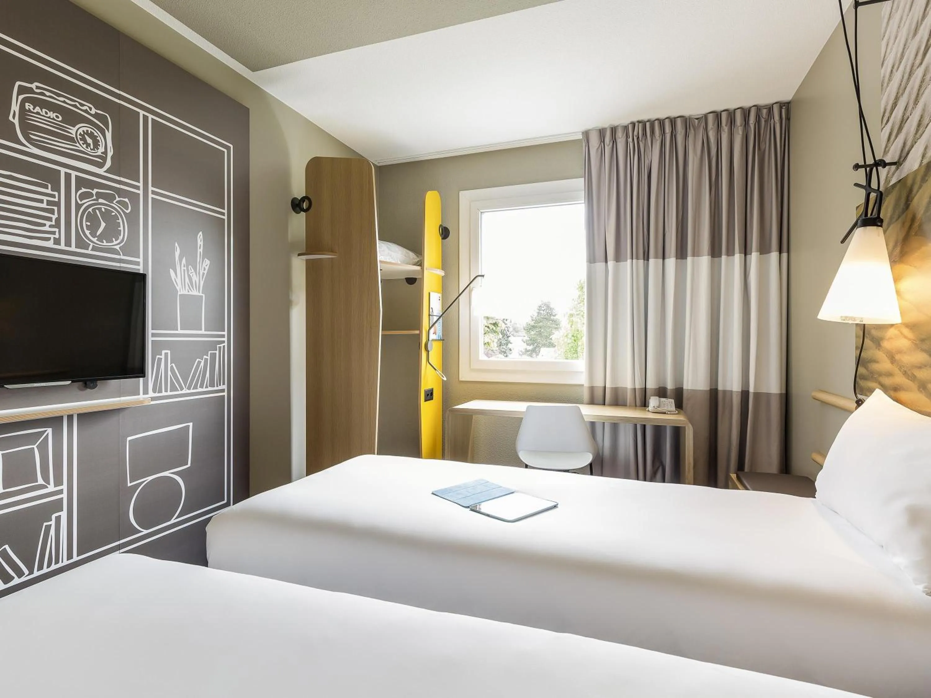 Bedroom, Bed in ibis Genève Aéroport