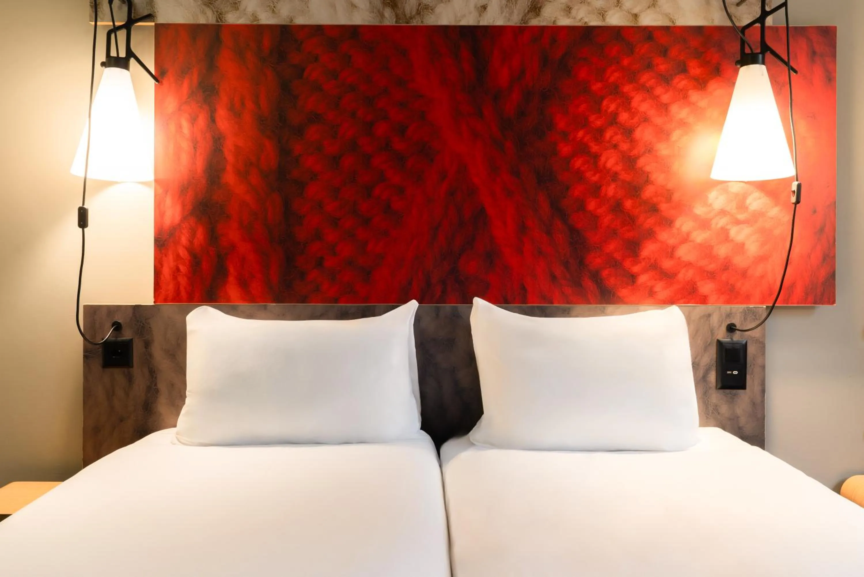 Bed in ibis Genève Aéroport