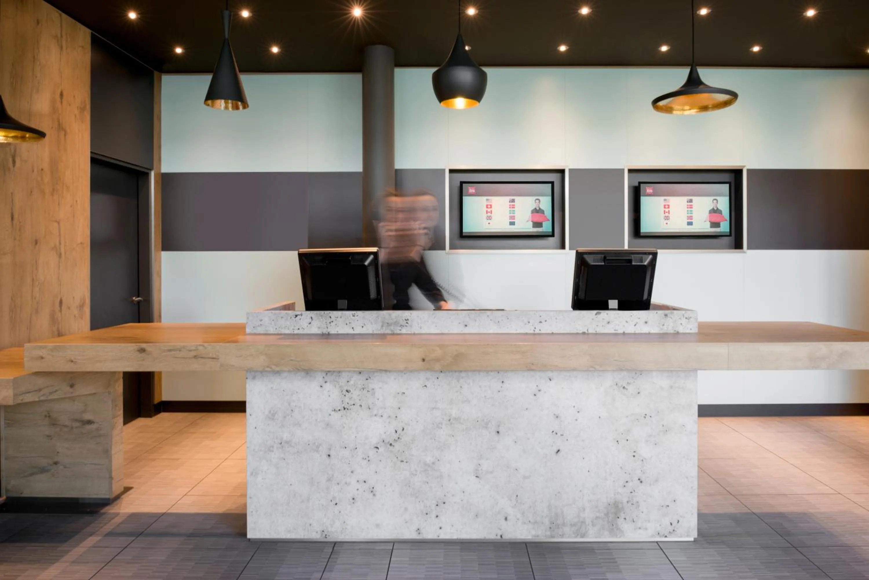 Lobby or reception in ibis Genève Aéroport