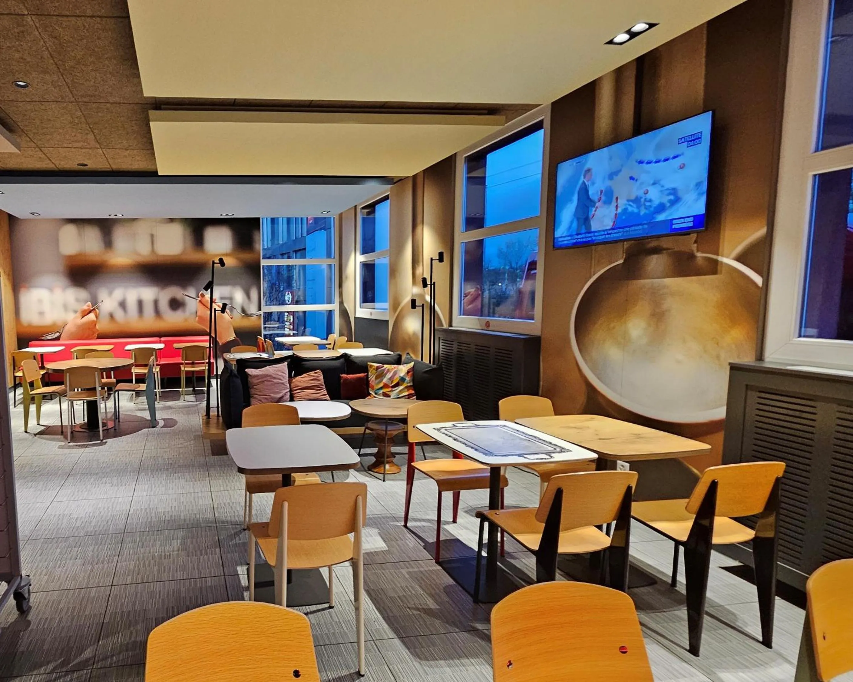 Restaurant/places to eat in ibis Genève Aéroport