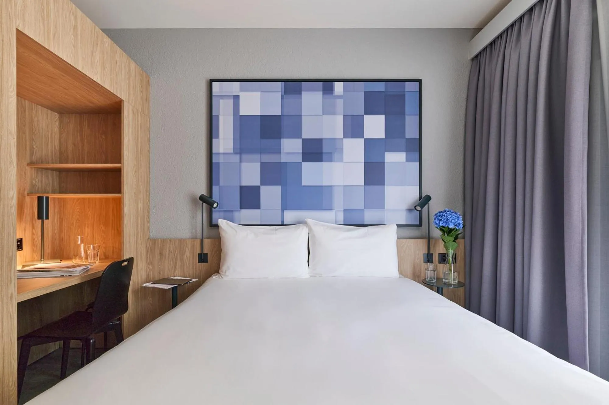 Bedroom, Bed in ibis Chur