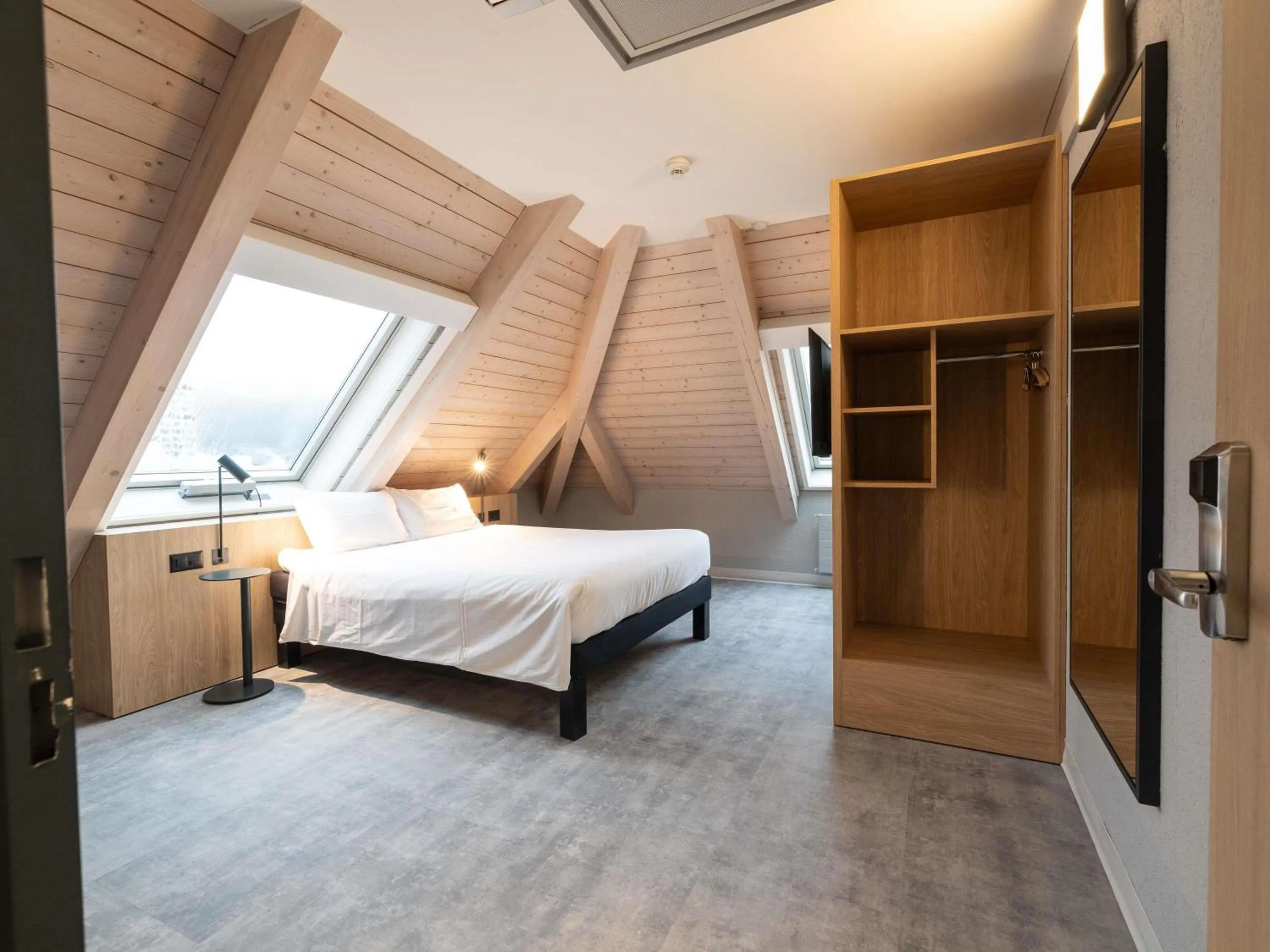 Bedroom, Bed in ibis Chur