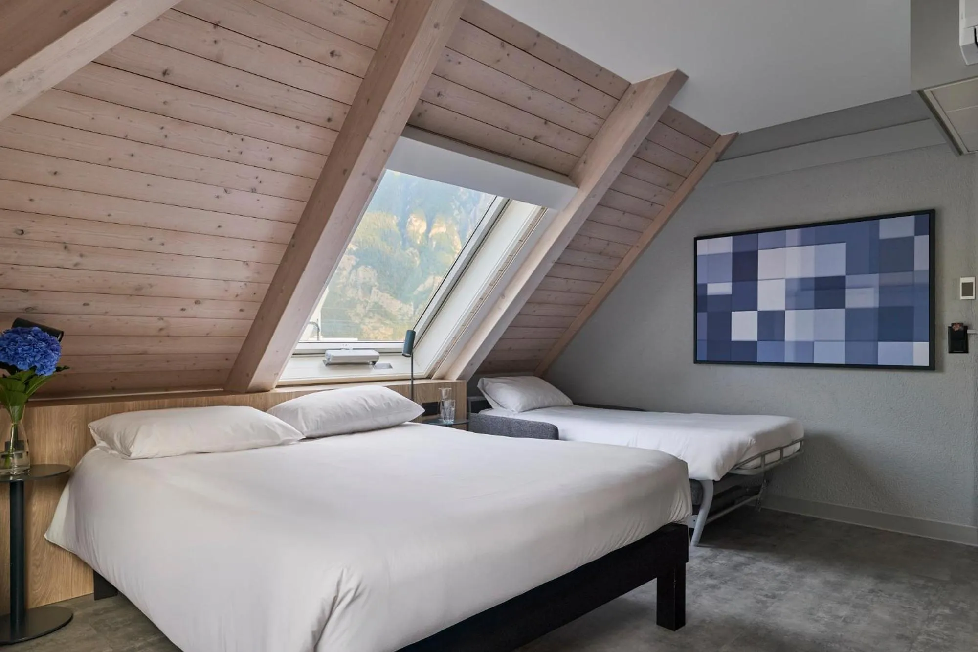 Bedroom, Bed in ibis Chur