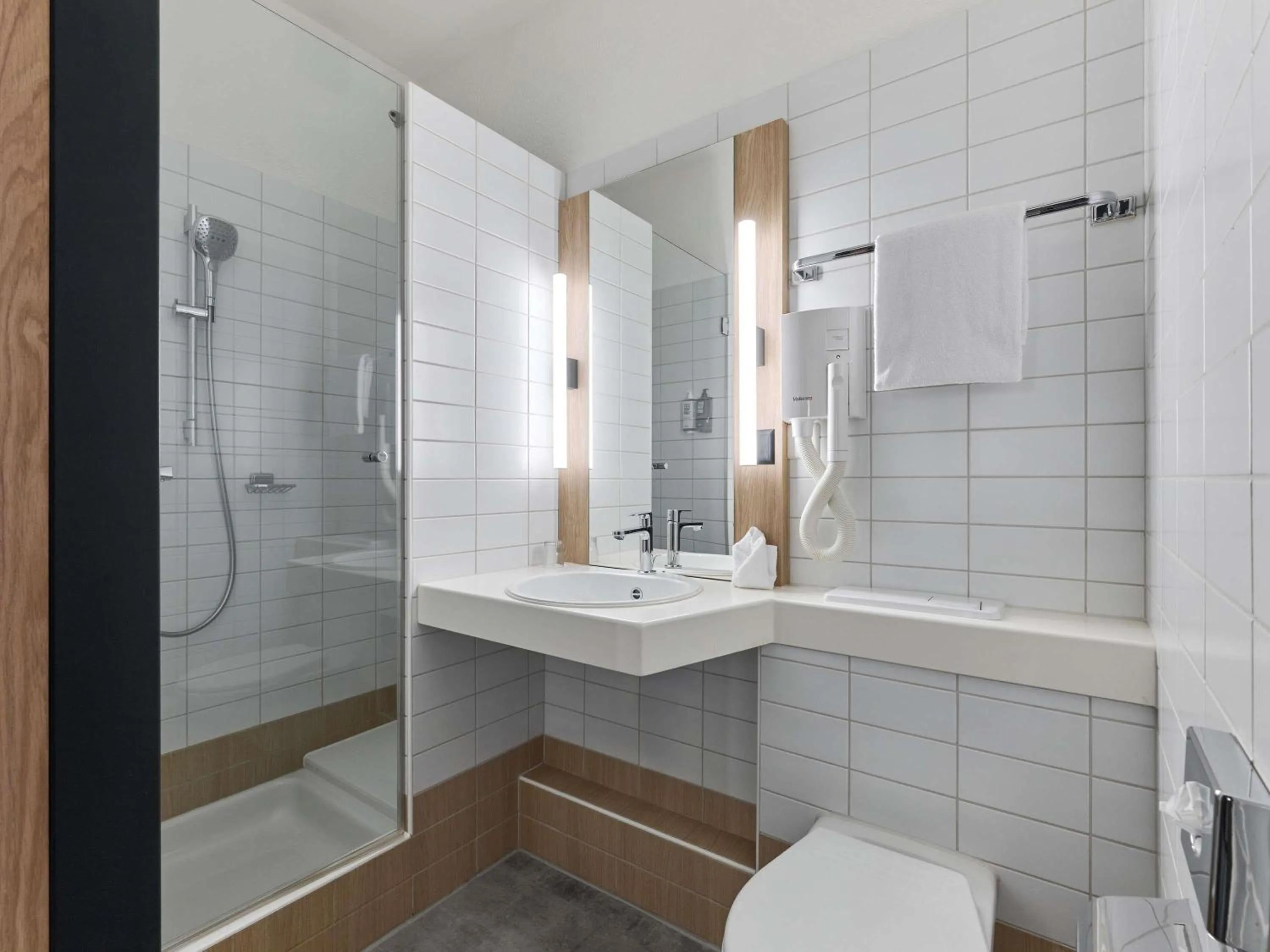 Bedroom in ibis Chur