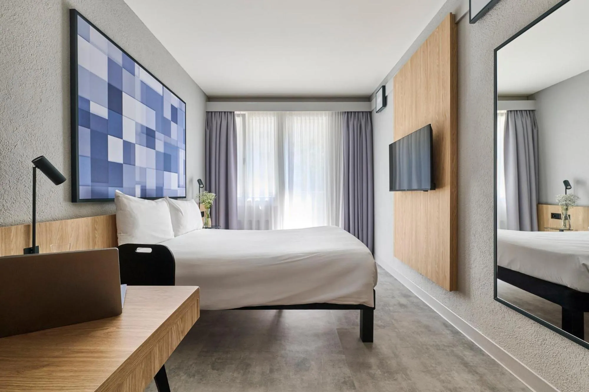 Bedroom, Bed in ibis Chur