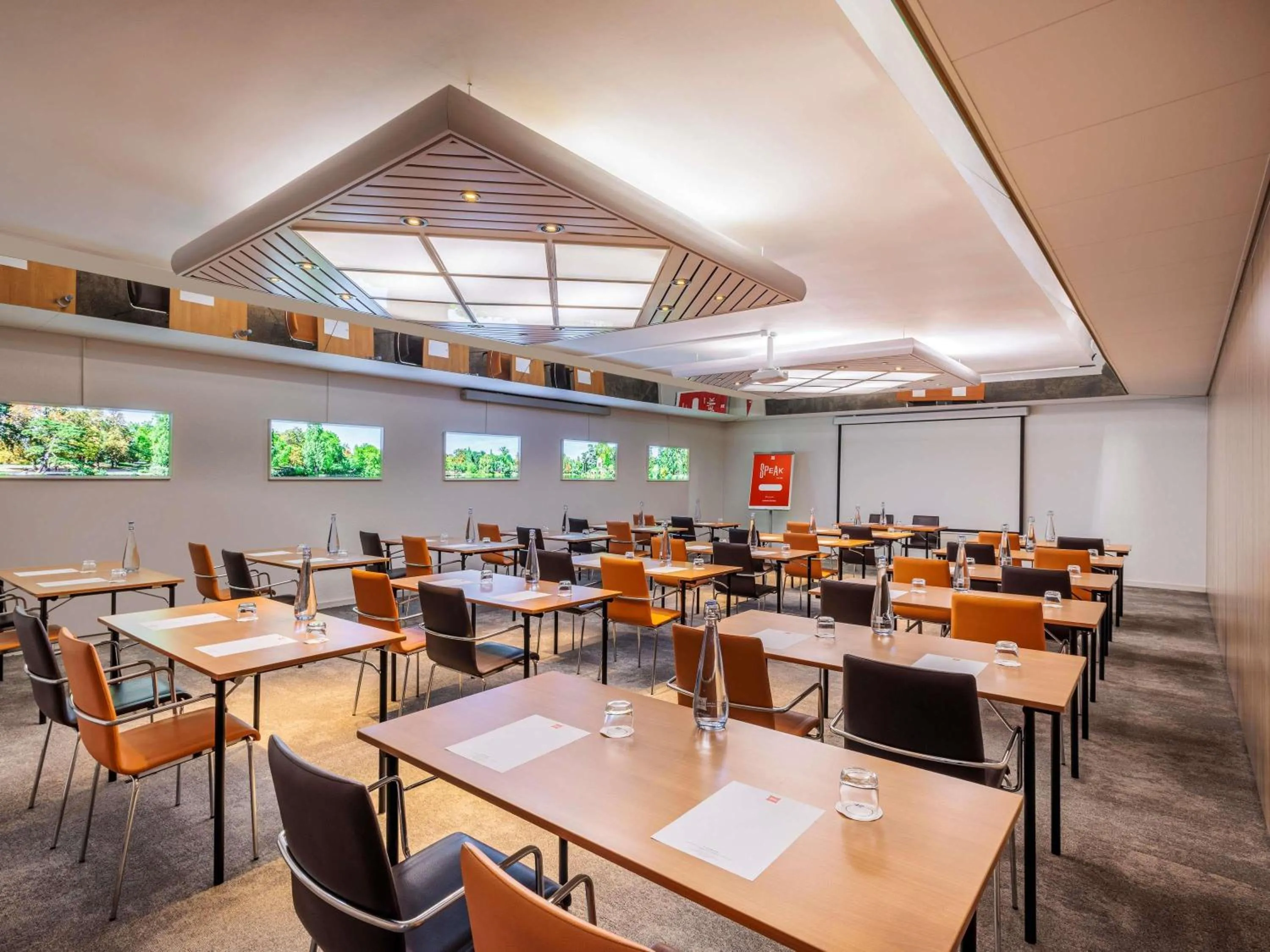 Meeting/conference room in ibis Lausanne Crissier