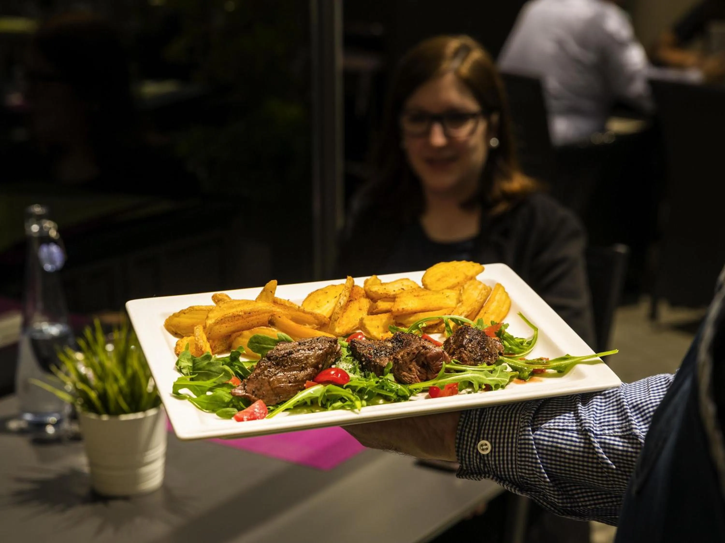 Restaurant/places to eat in ibis Lausanne Crissier