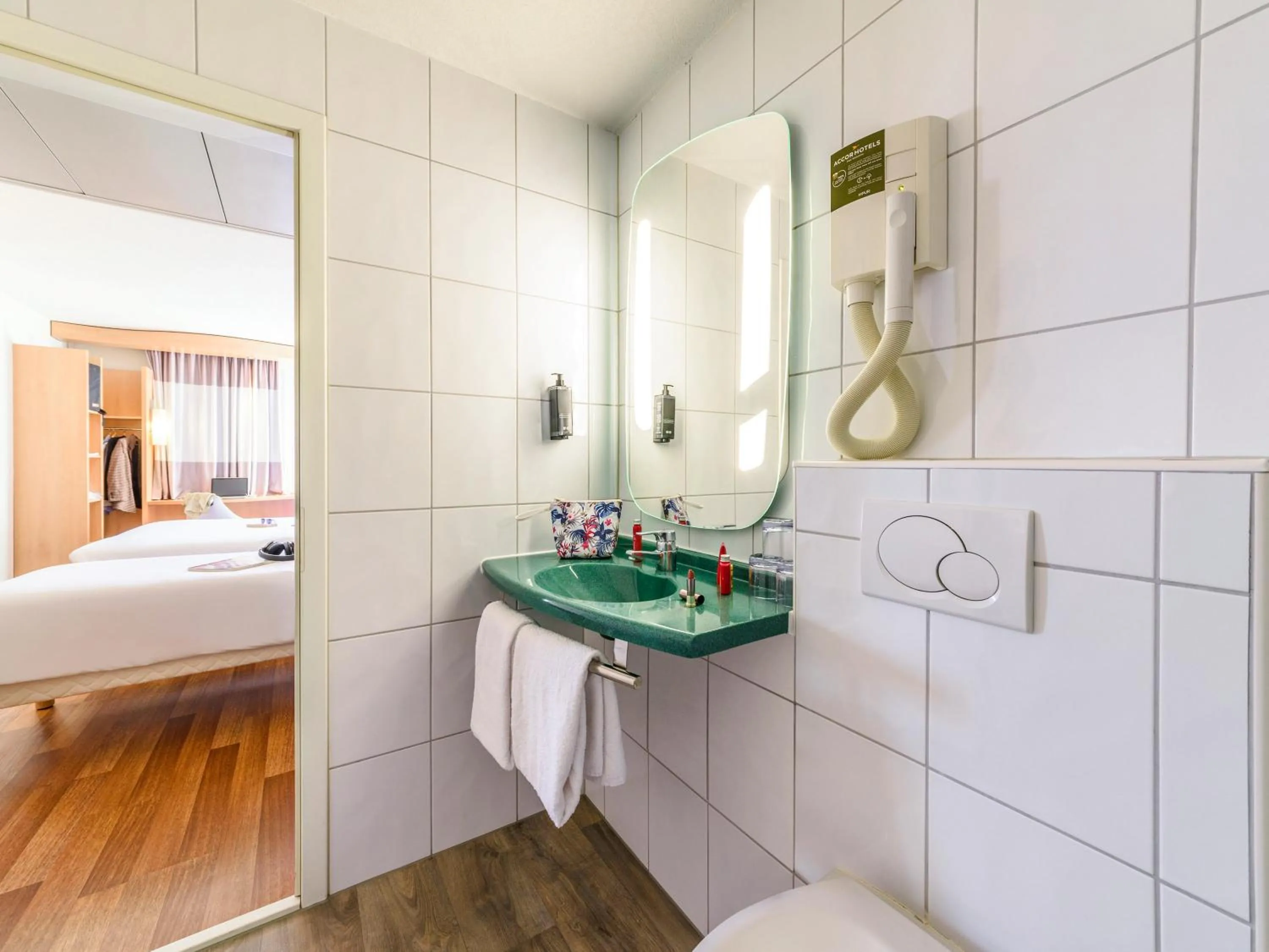 Property building, Bed in ibis Lausanne Crissier