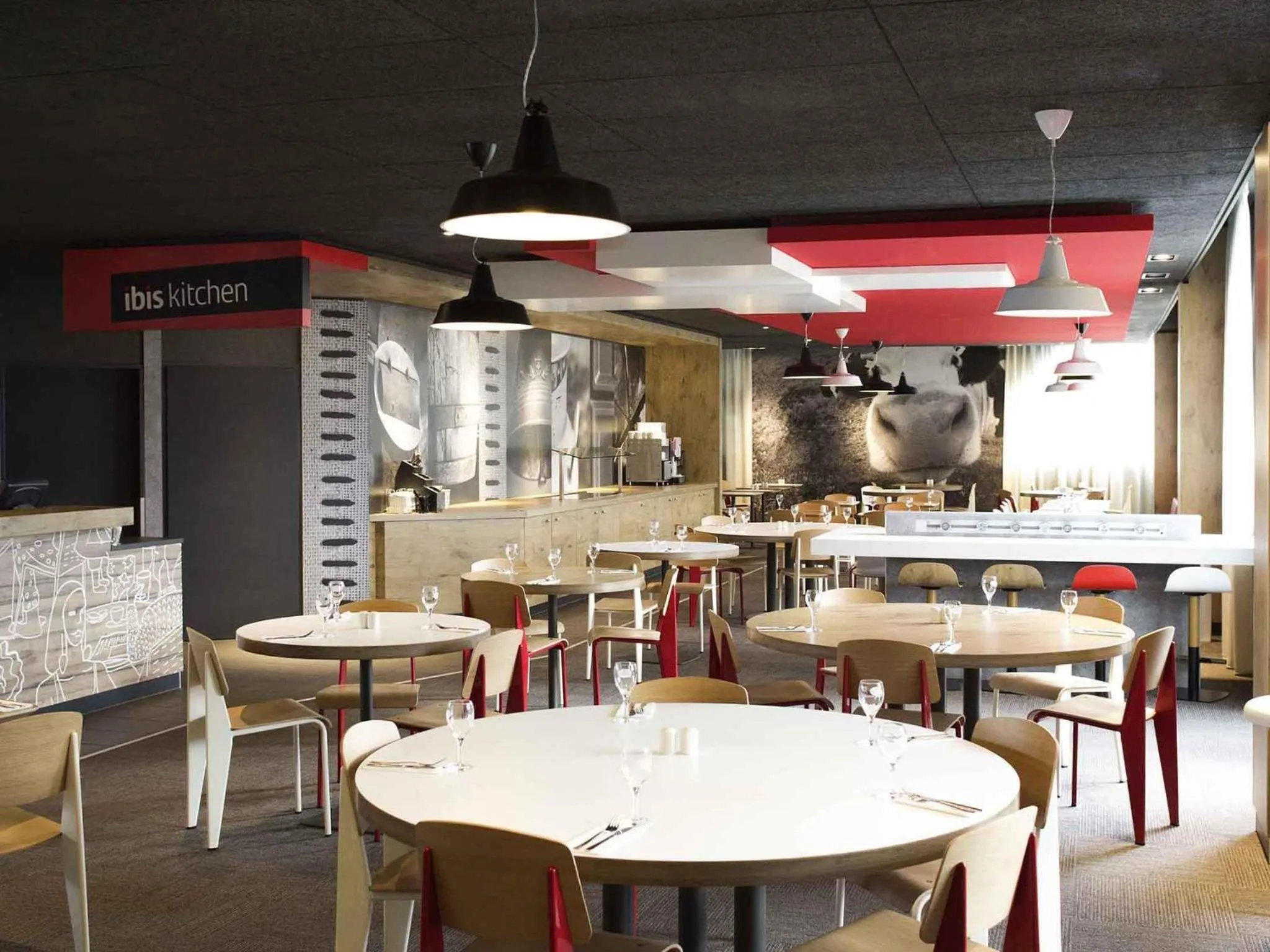 Restaurant/places to eat in ibis Lausanne Crissier