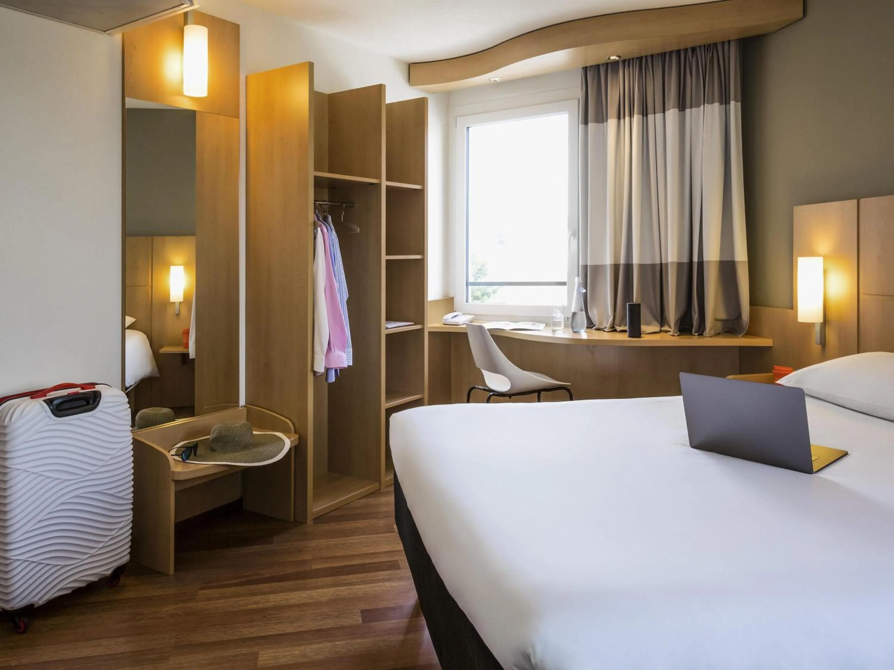 Bedroom, Bed in ibis Lausanne Crissier