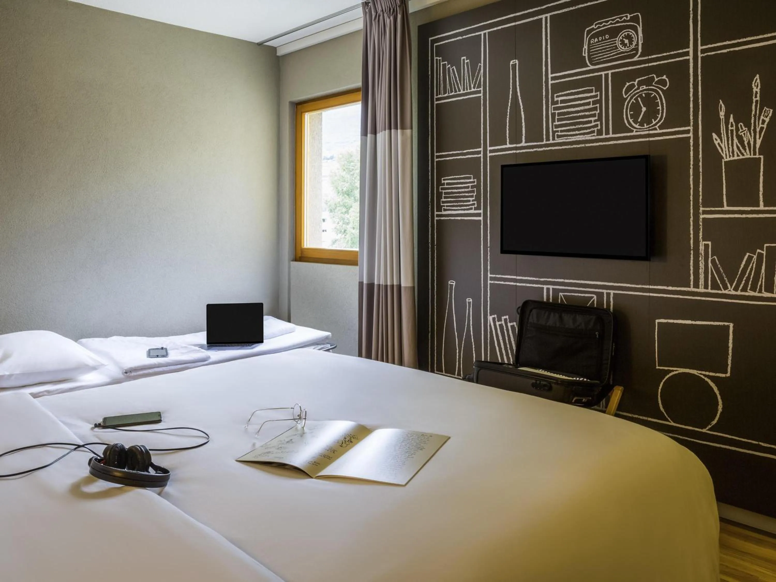 Bedroom, Bed in Ibis Sion