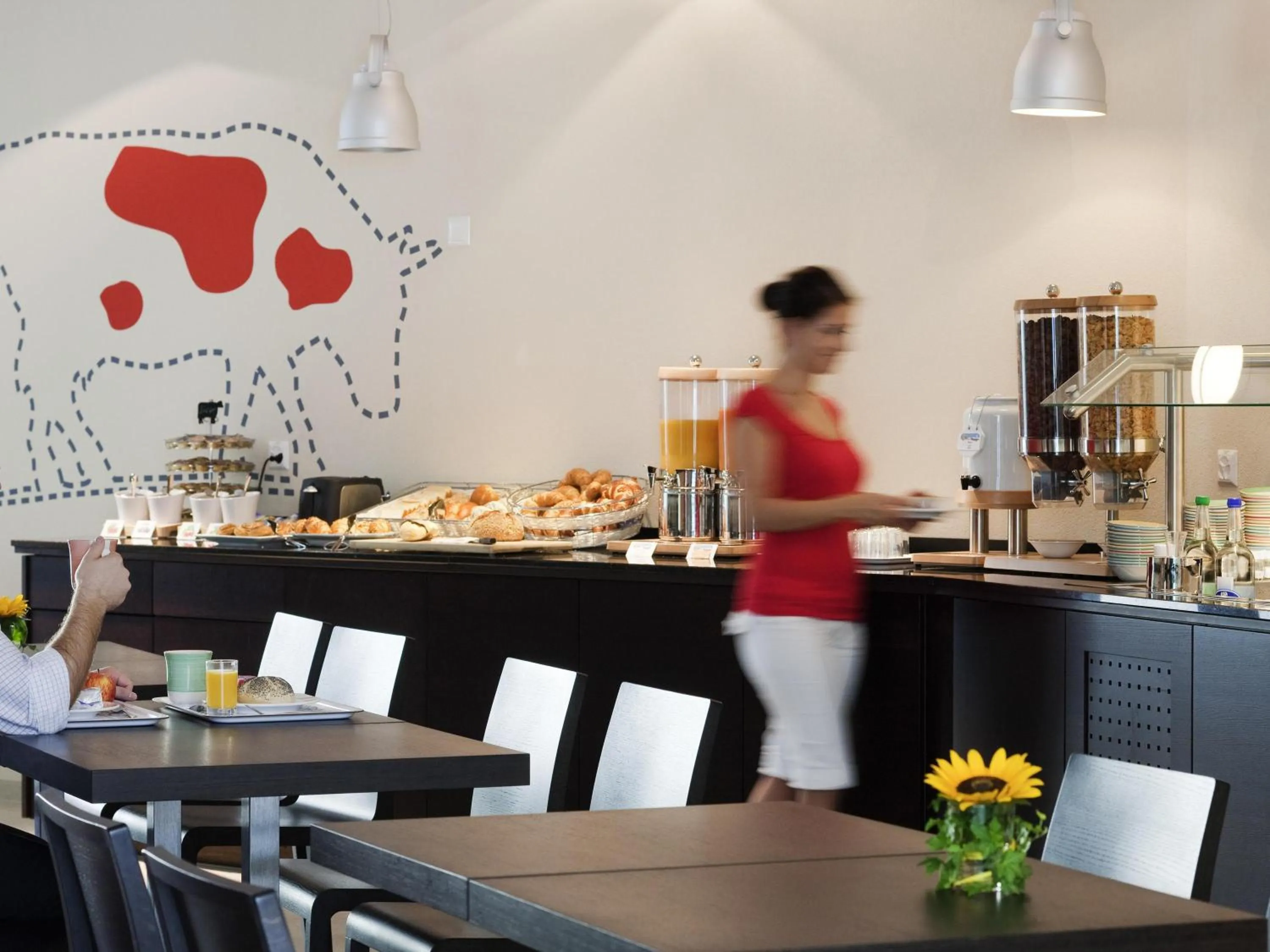 Bedroom in ibis Basel Bahnhof