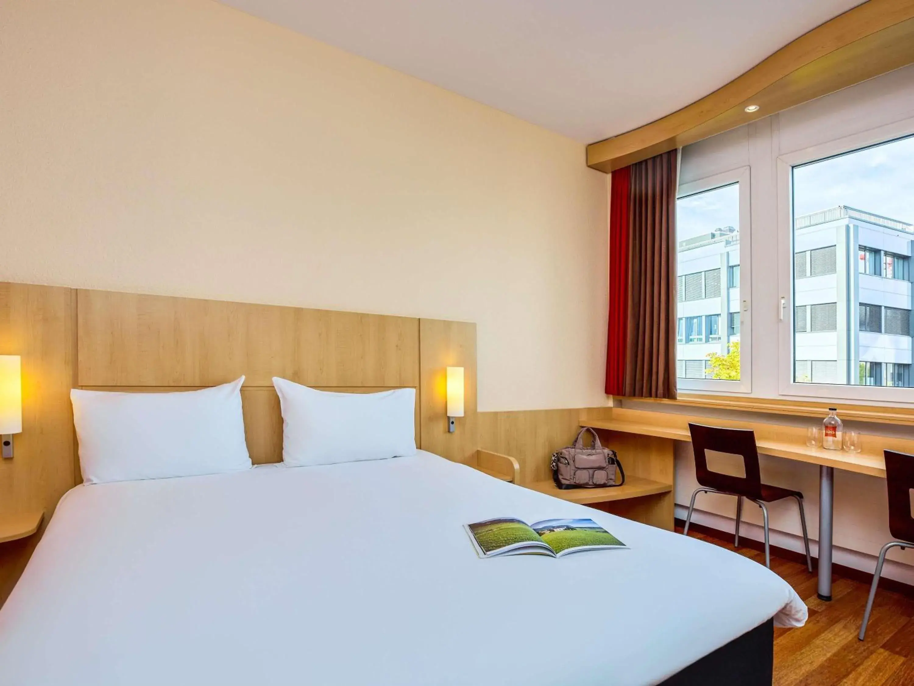 Standard Double Room in ibis Luzern Kriens Standard Double Room in ibis Luzern Kriens