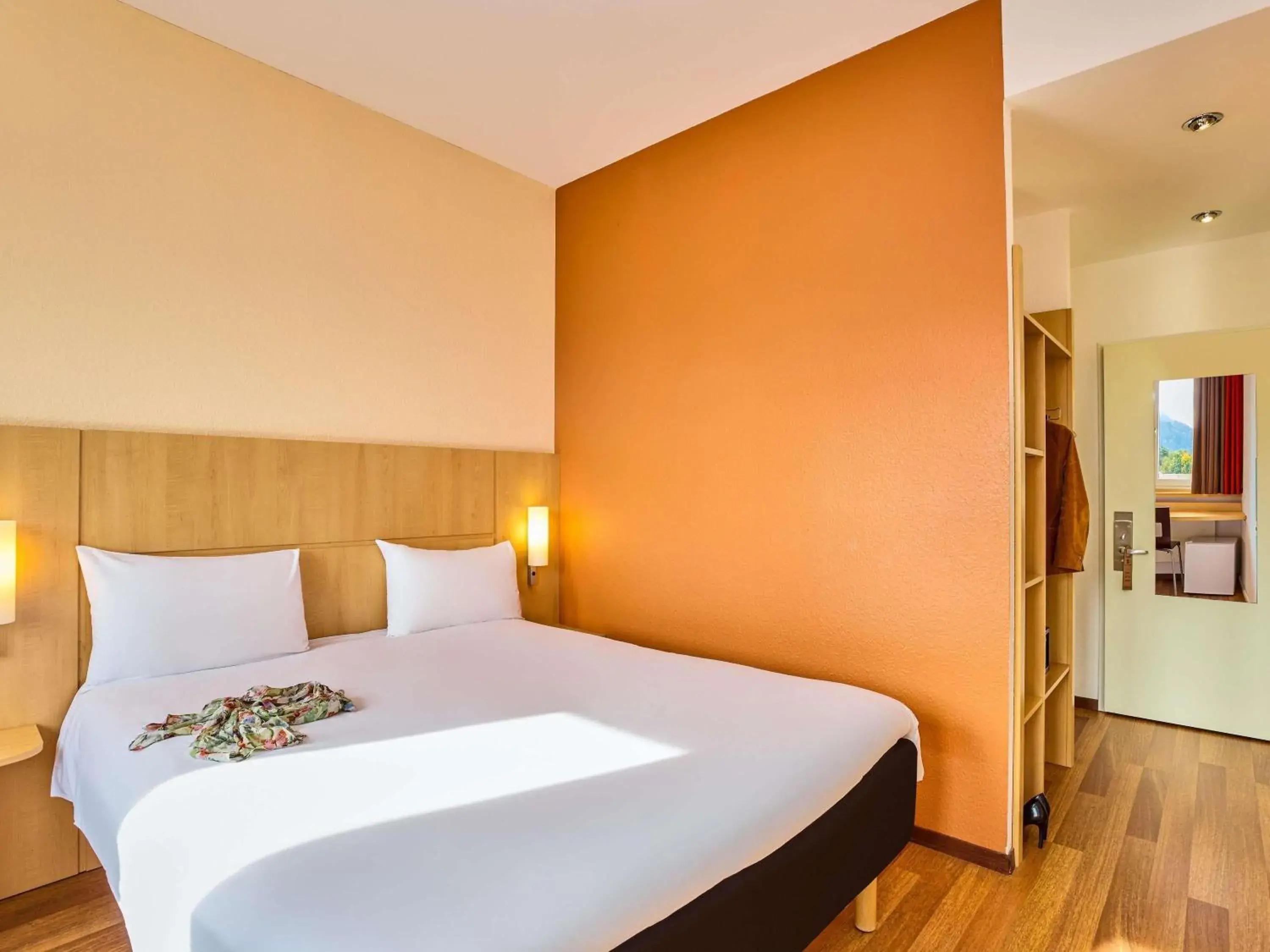 Standard Double Room with Mountain View in ibis Luzern Kriens Standard Double Room with Mountain View in ibis Luzern Kriens