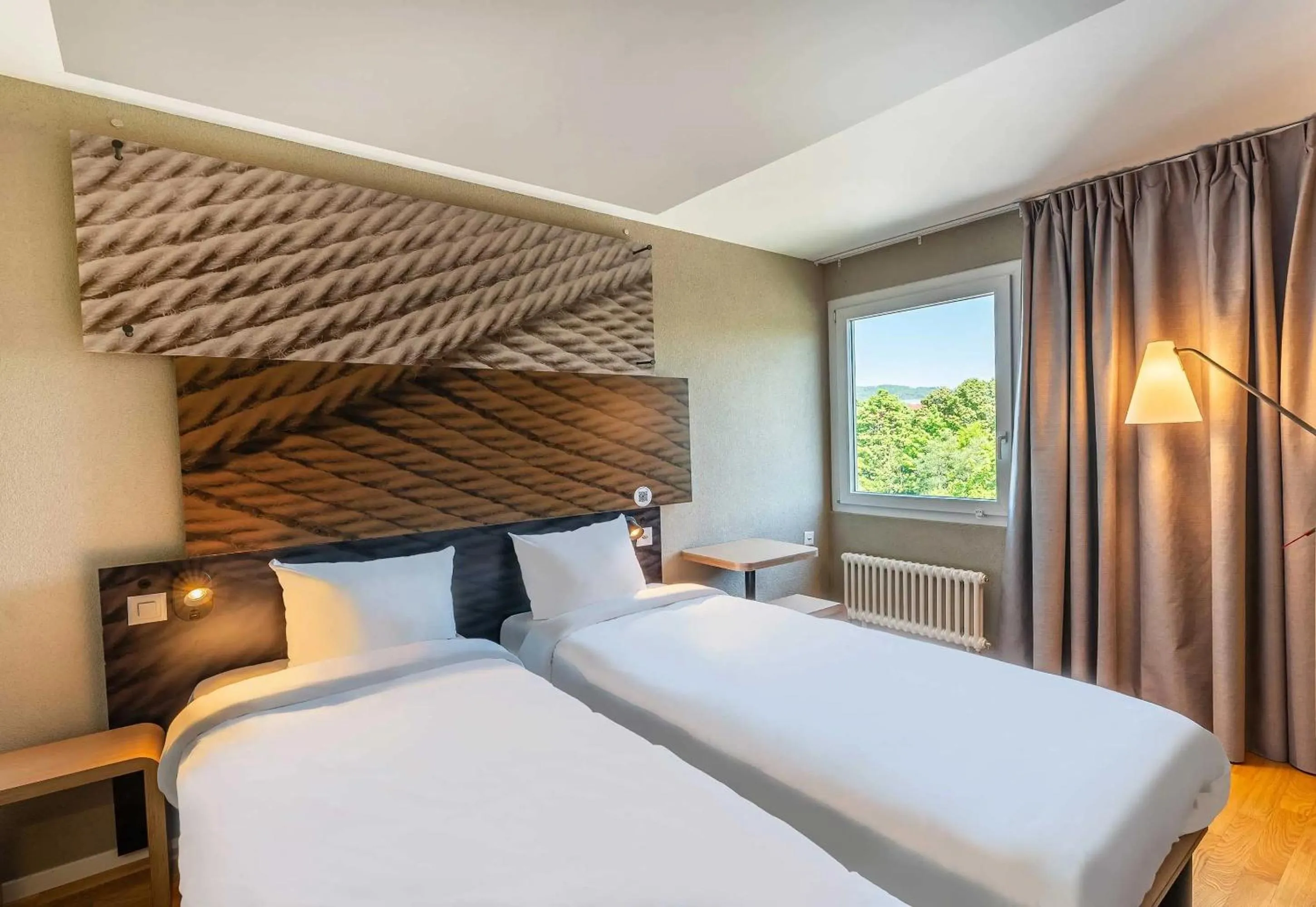 View (from property/room), Bed in B&B HOTEL Rothrist Olten