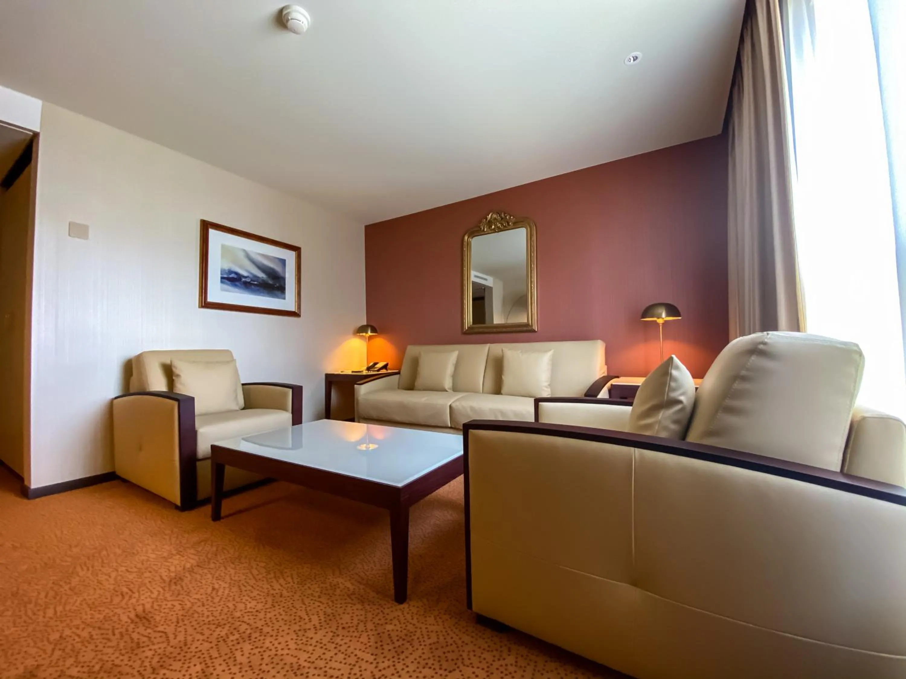 Living room in Nash Airport Hotel