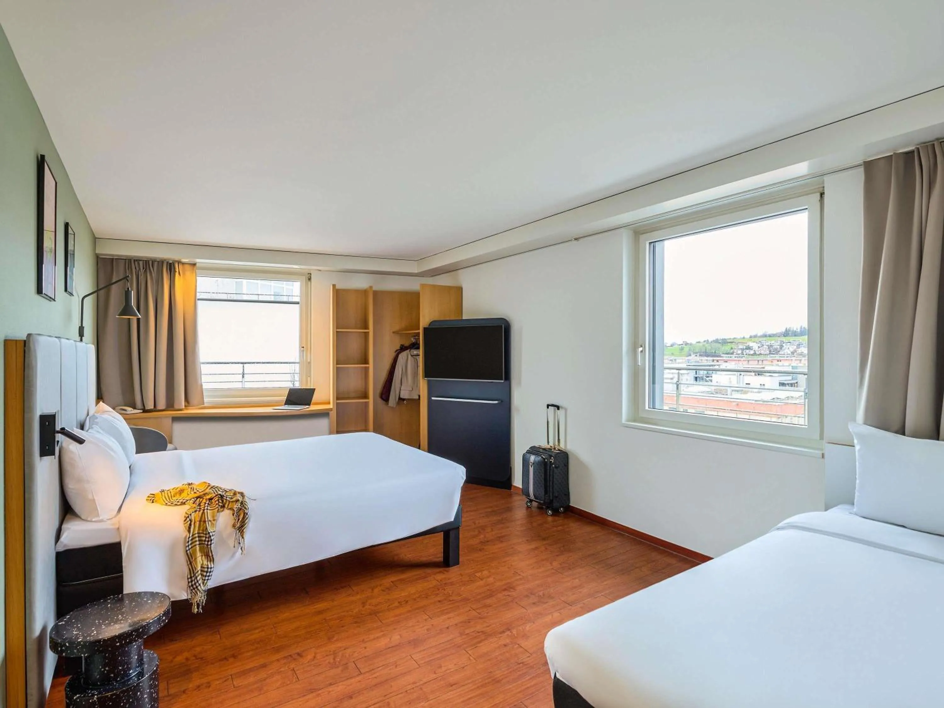 Bedroom, Bed in ibis Baar Zug