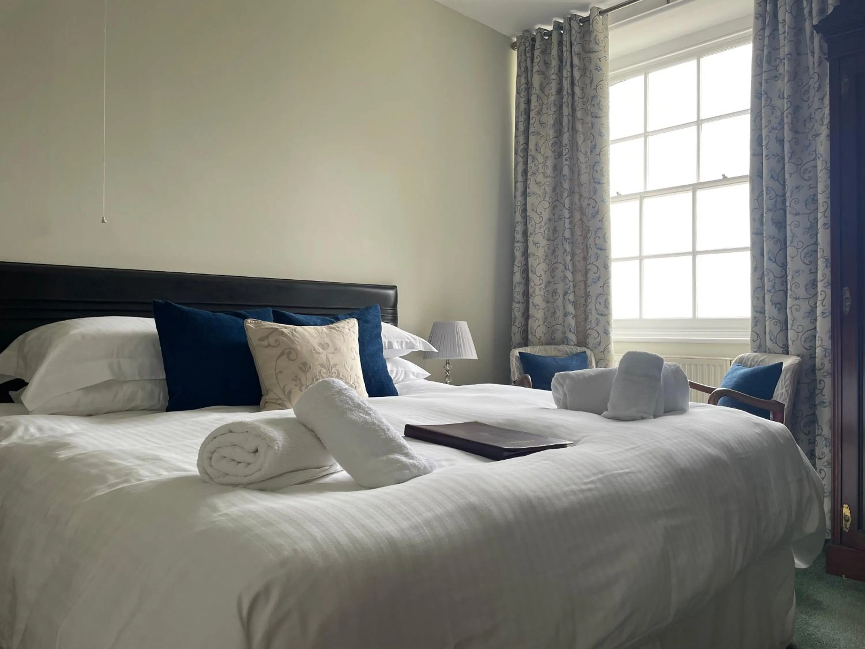 Bed in Trevanger Farm Bed and Breakfast