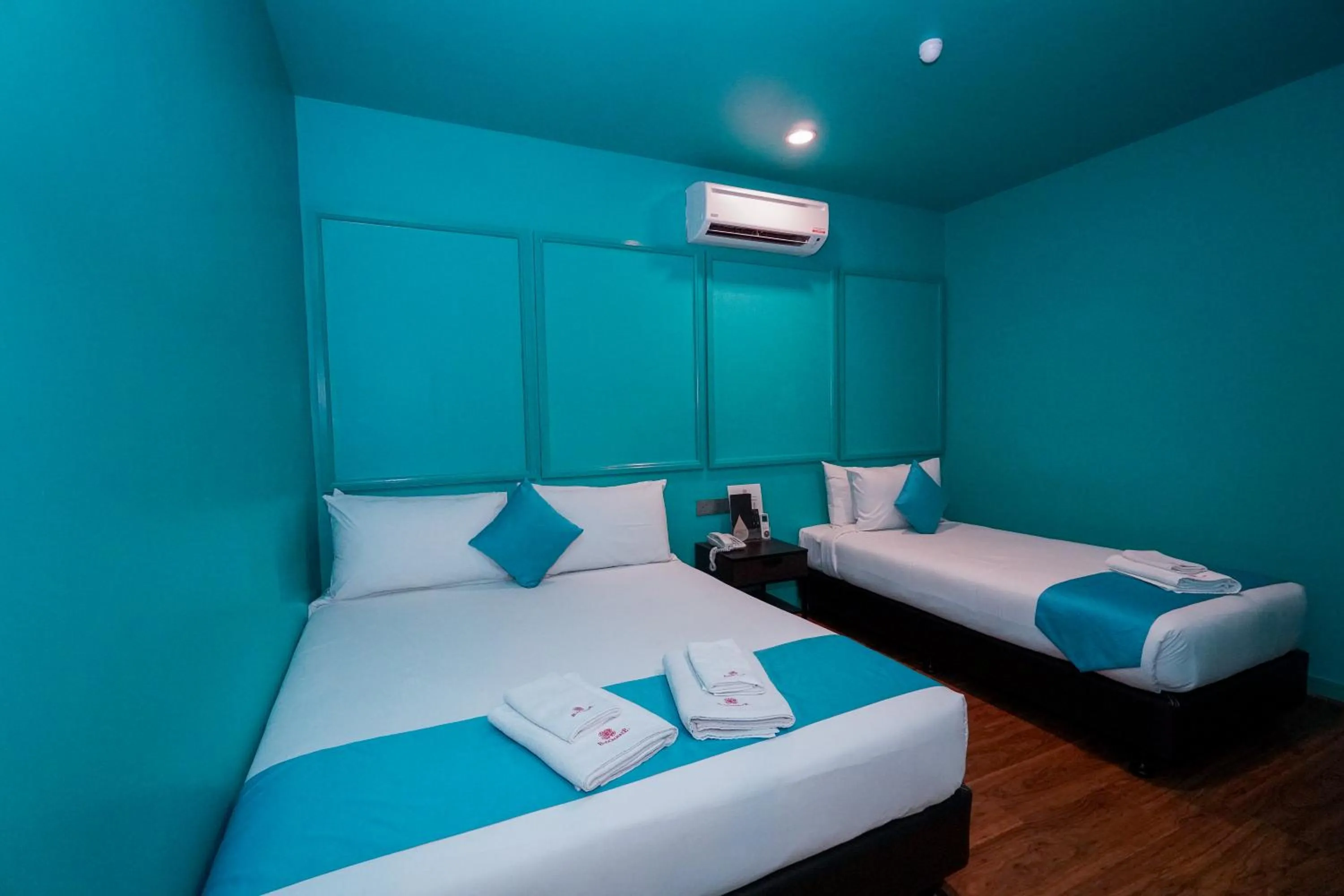 Photo of the whole room, Bed in Bloommaze Boutique Hotel Puchong
