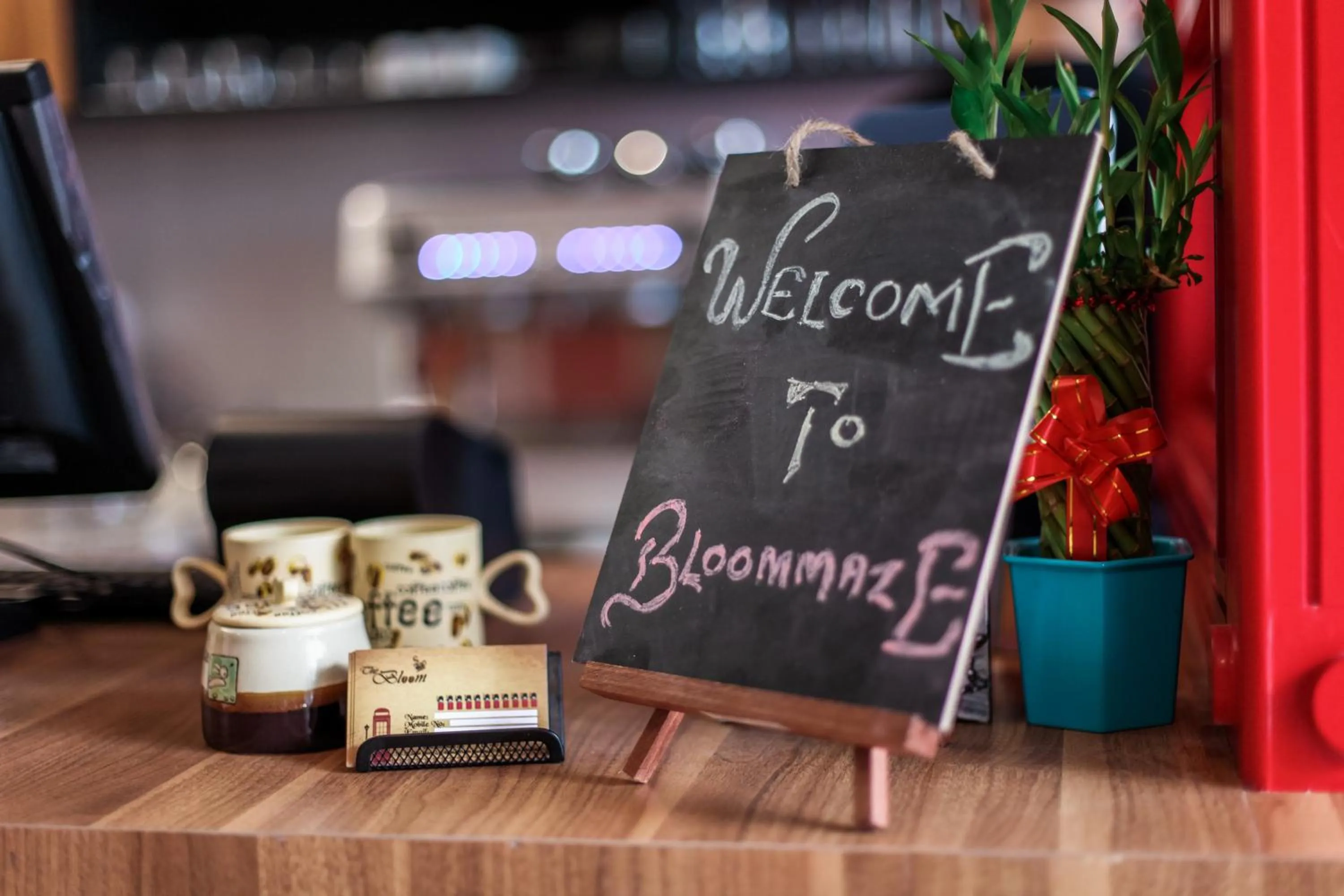 Restaurant/places to eat in Bloommaze Boutique Hotel Puchong