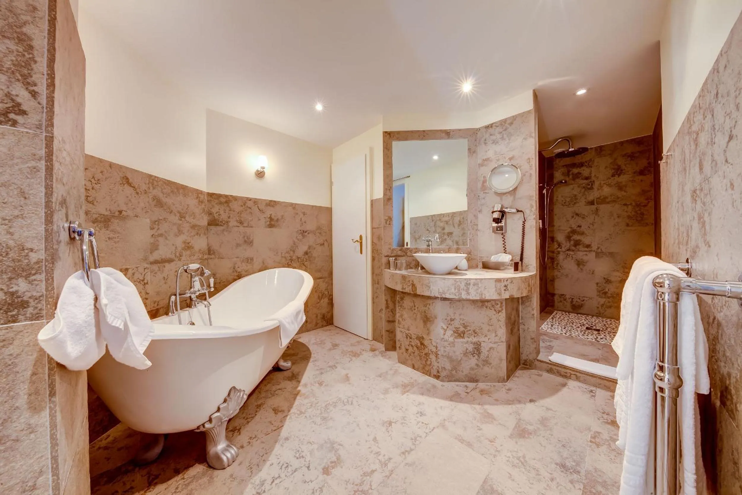 Bathroom in Hotel Regina