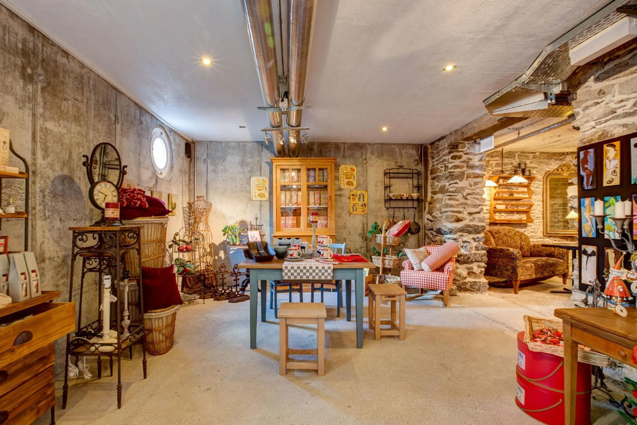 On-site shops in Hotel Regina