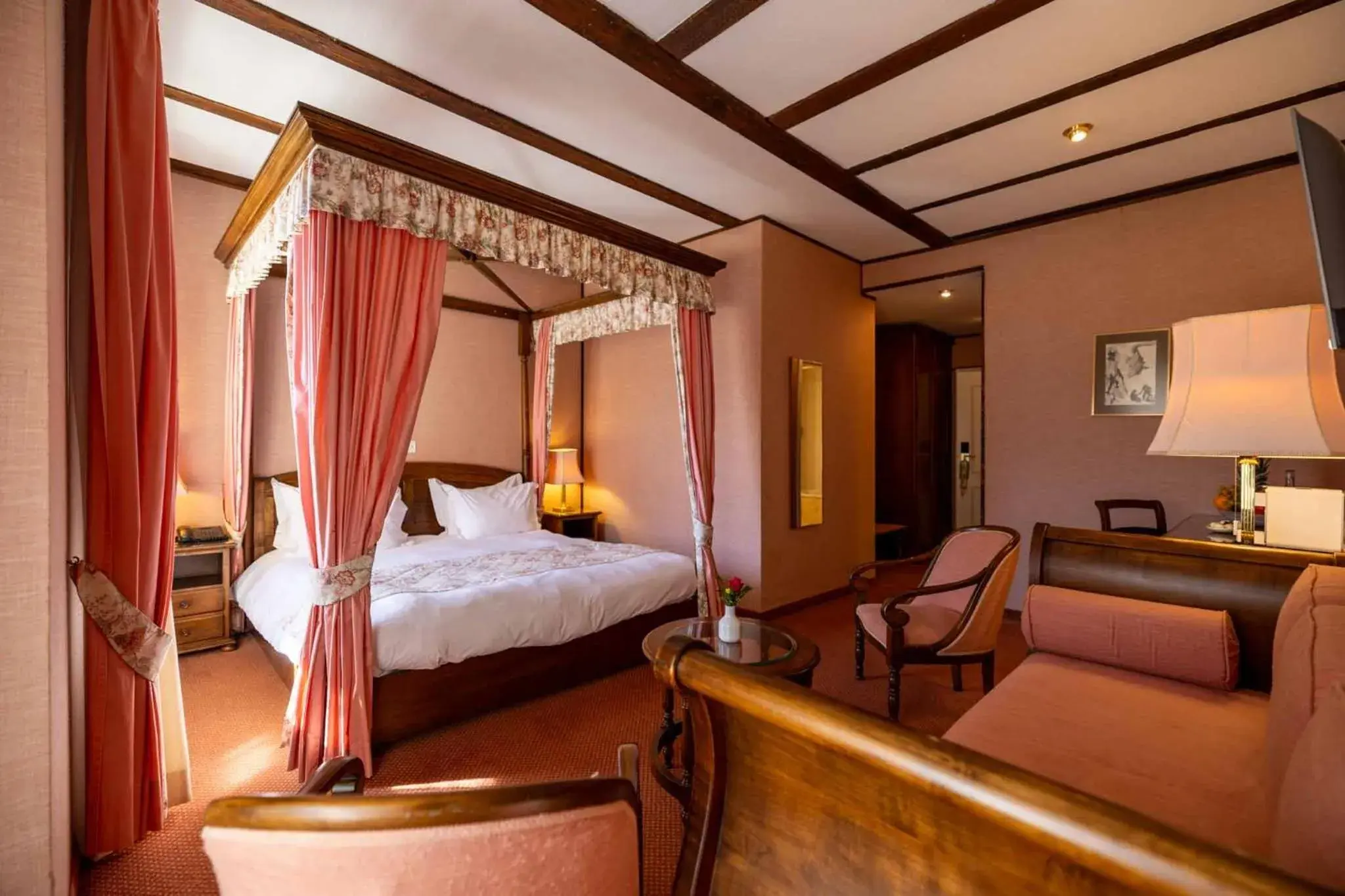 Deluxe Double Room with Balcony in Hotel Regina Deluxe Double Room with Balcony in Hotel Regina