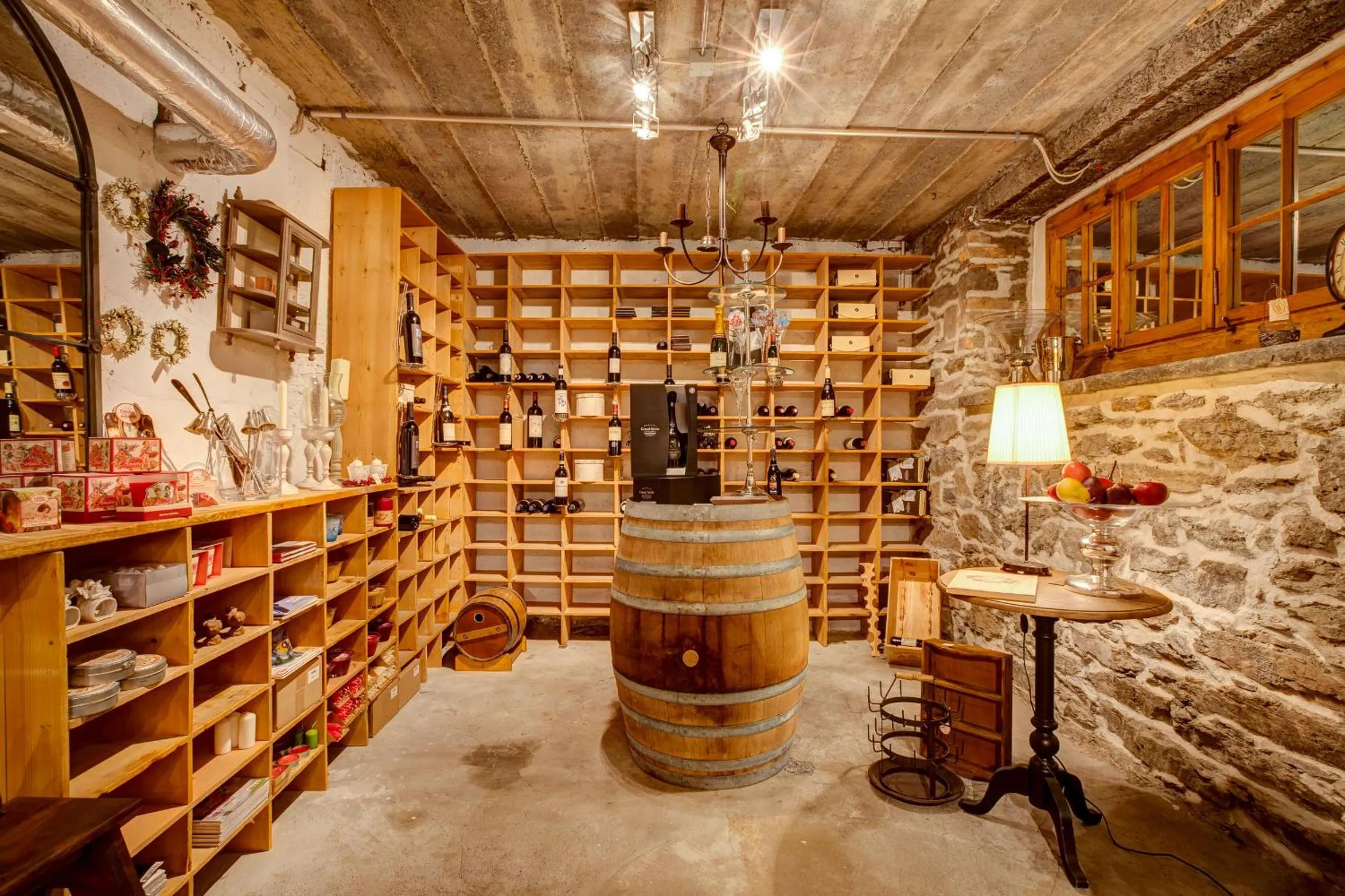 On-site shops in Hotel Regina