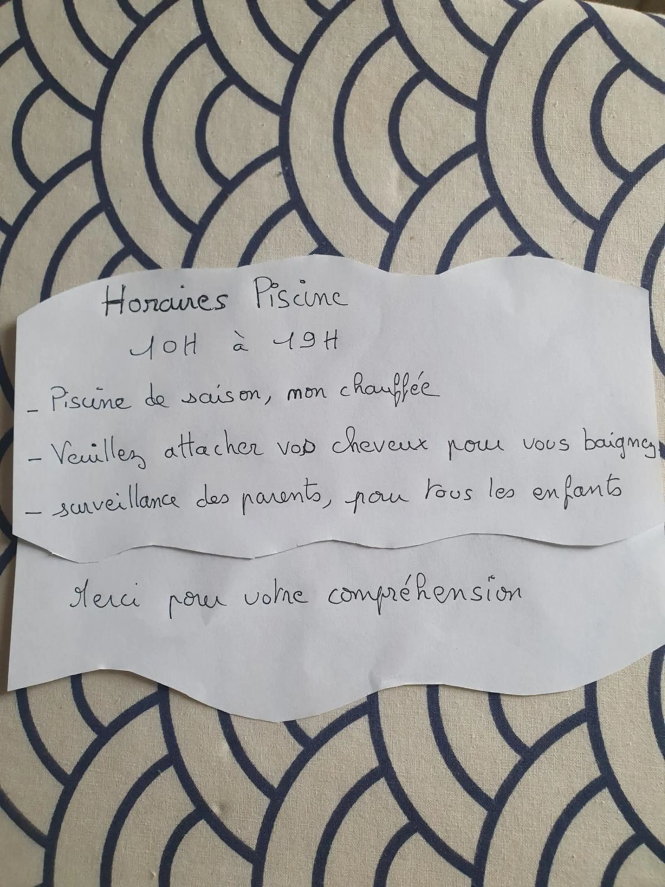 Text overlay in Le relais de la cure