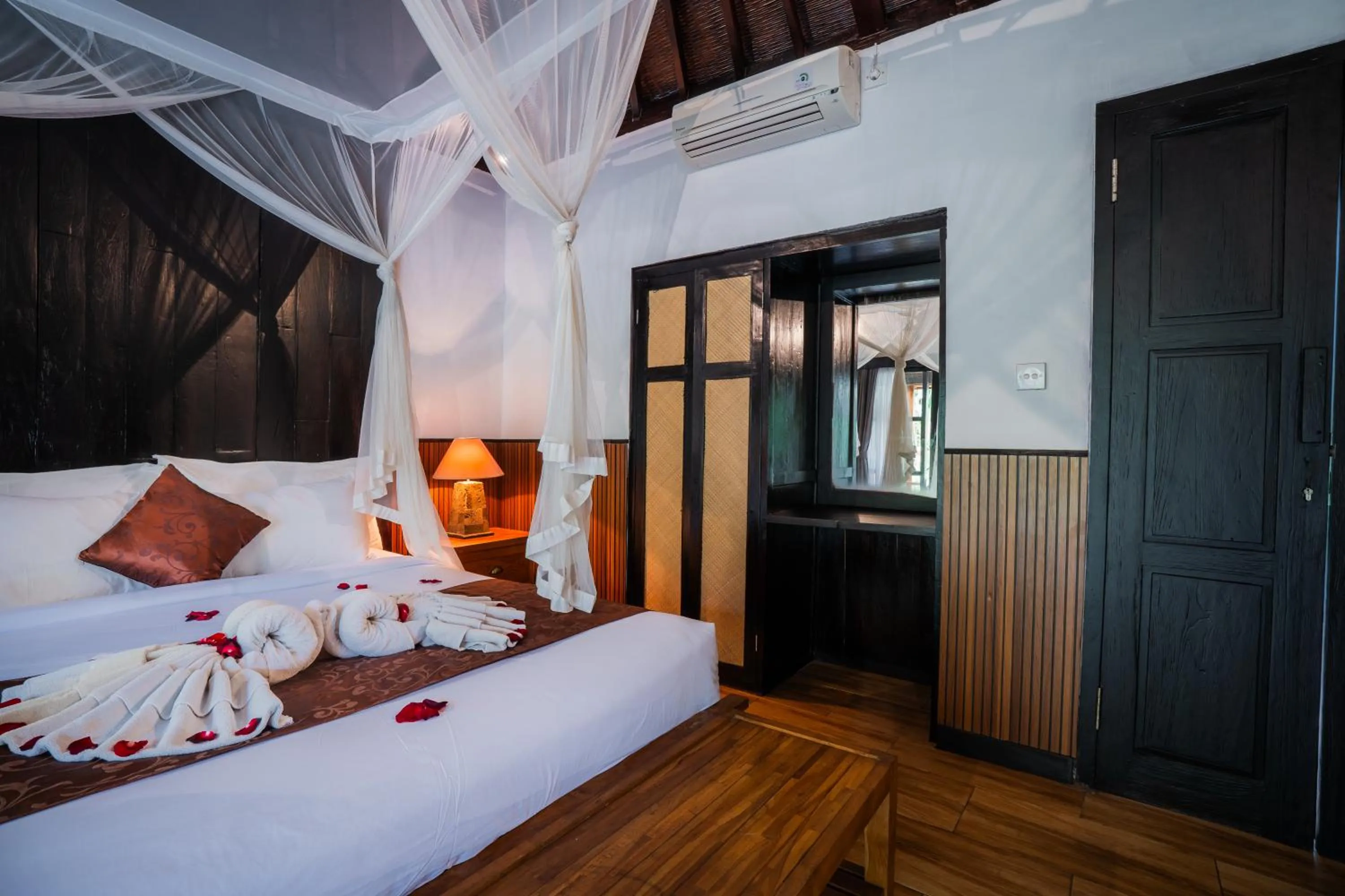 Bed in Bije Suite Villa Ubud