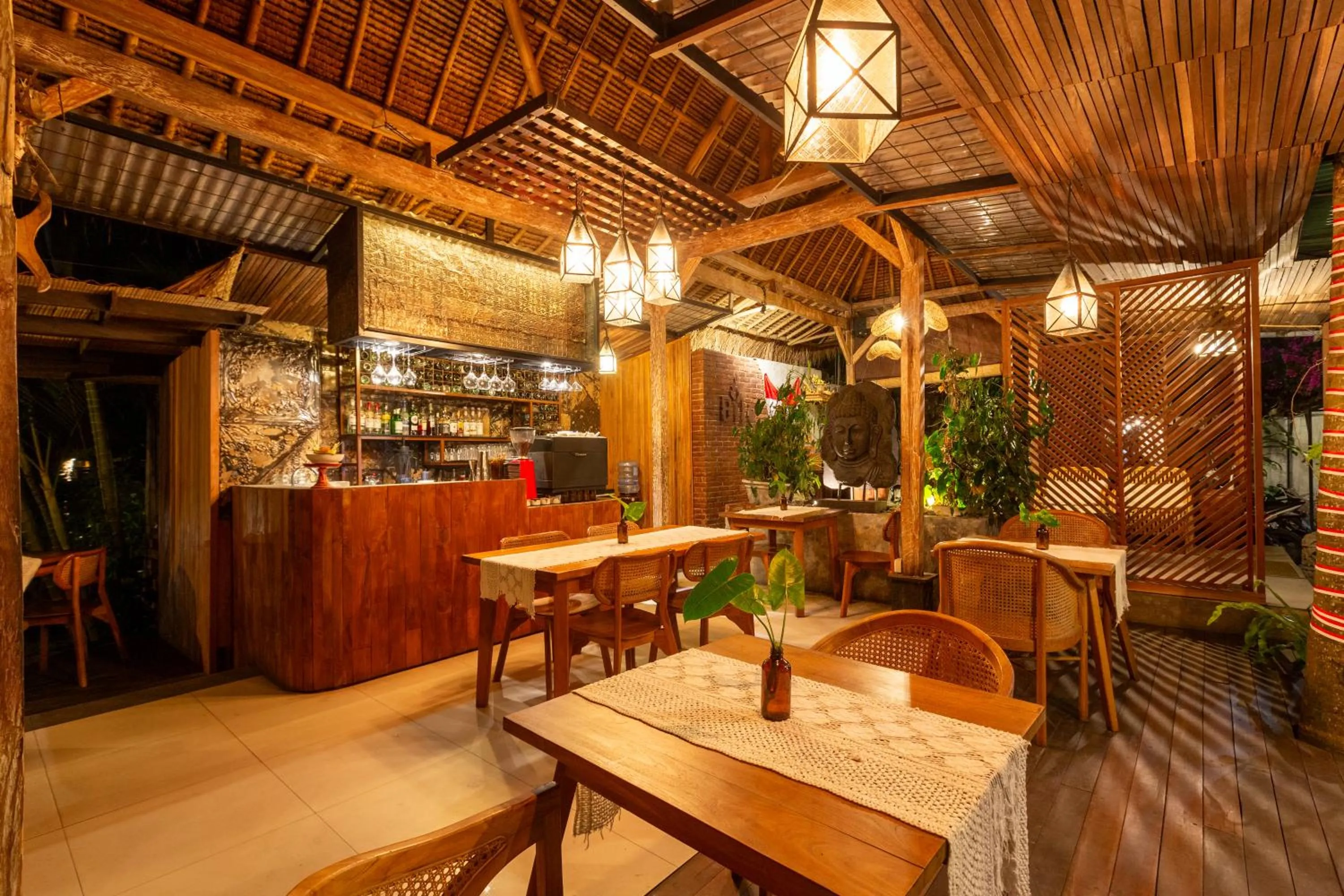 Restaurant/places to eat in Bije Suite Villa Ubud