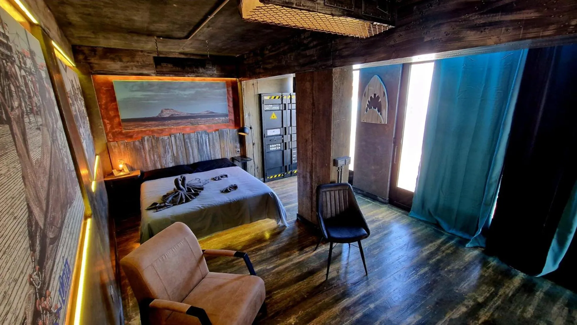 Bedroom, Bed in Ocean Suites