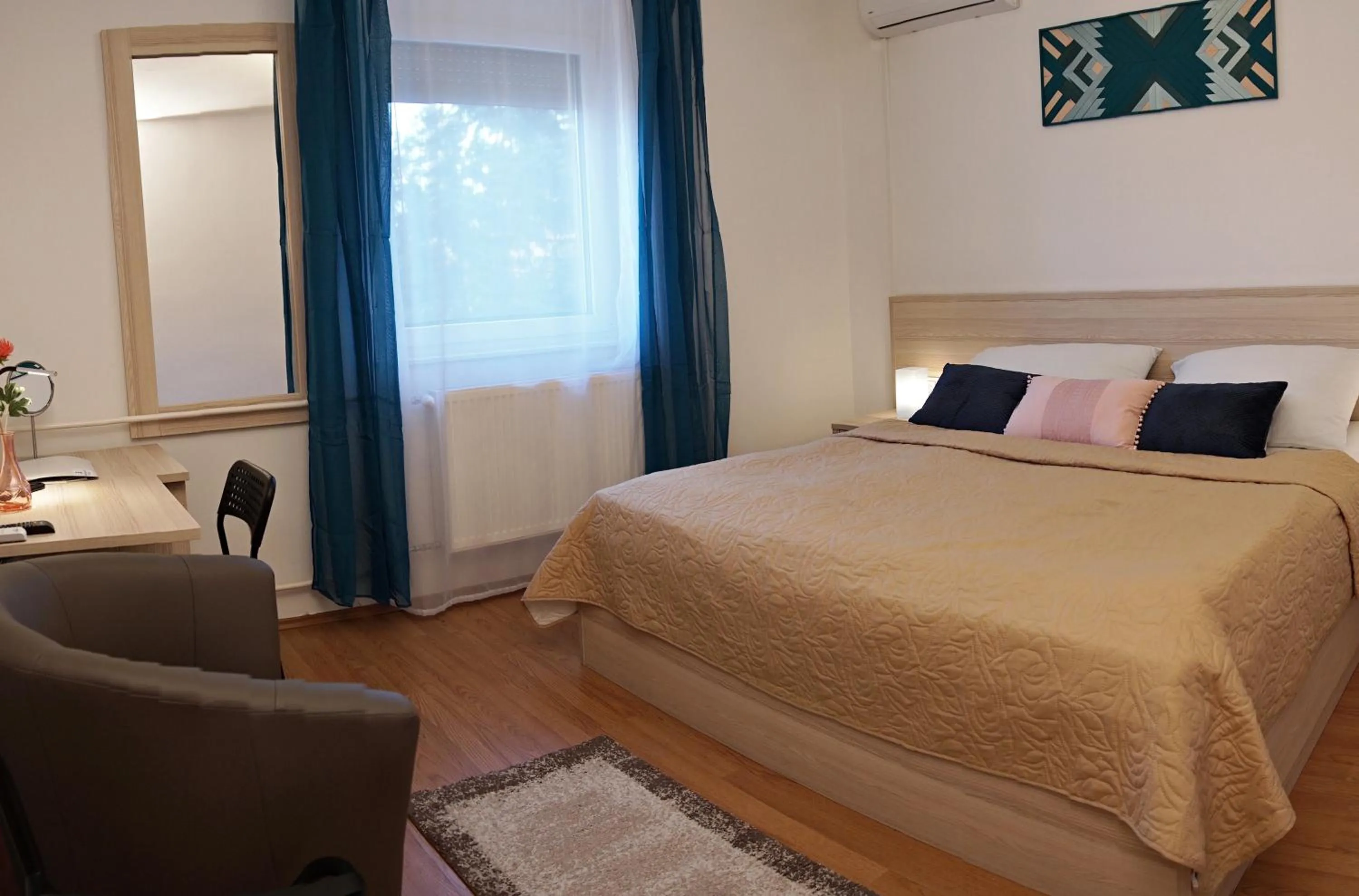 Bedroom, Bed in Anna Panzió & Wellness Siófok