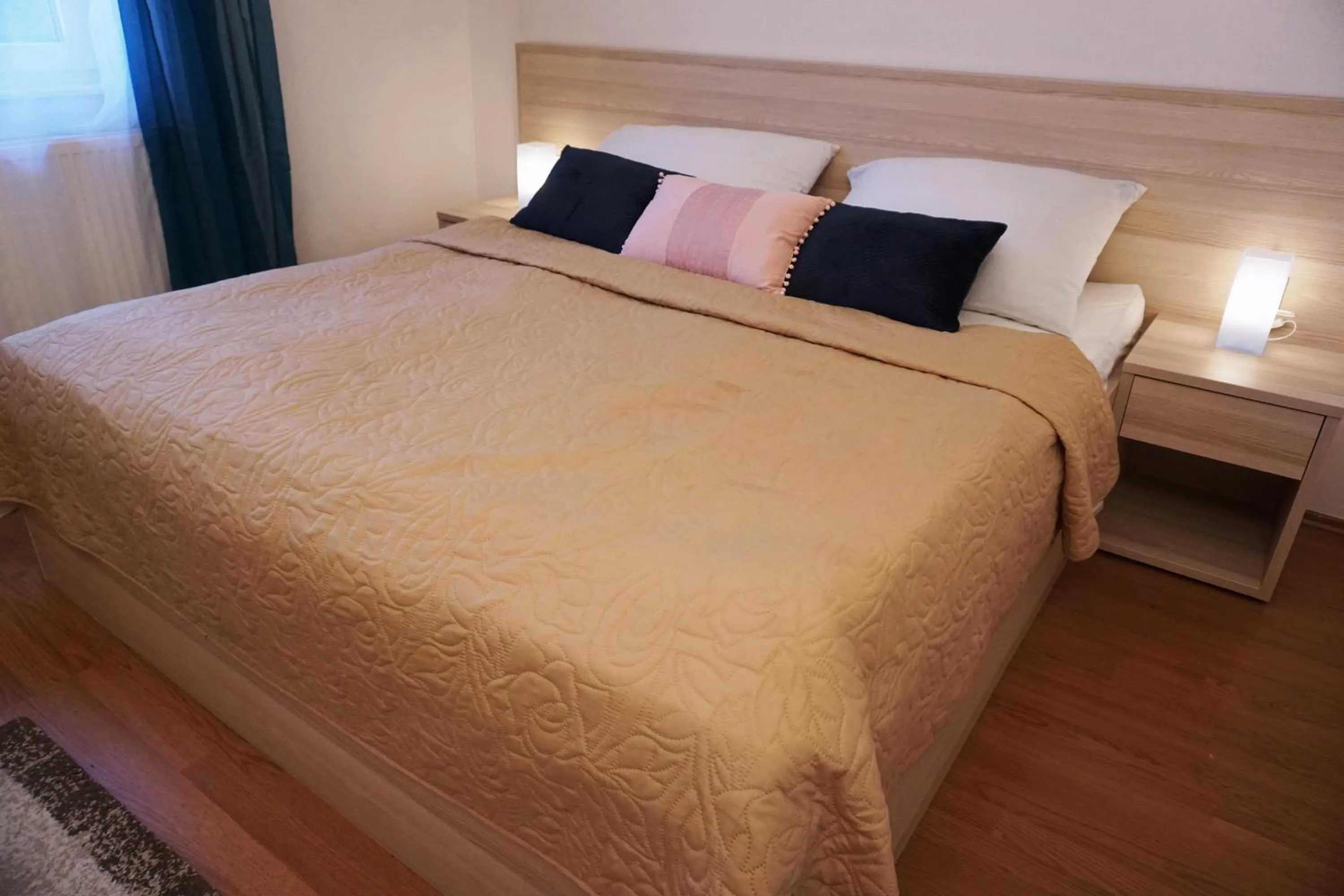 Bedroom, Bed in Anna Panzió & Wellness Siófok