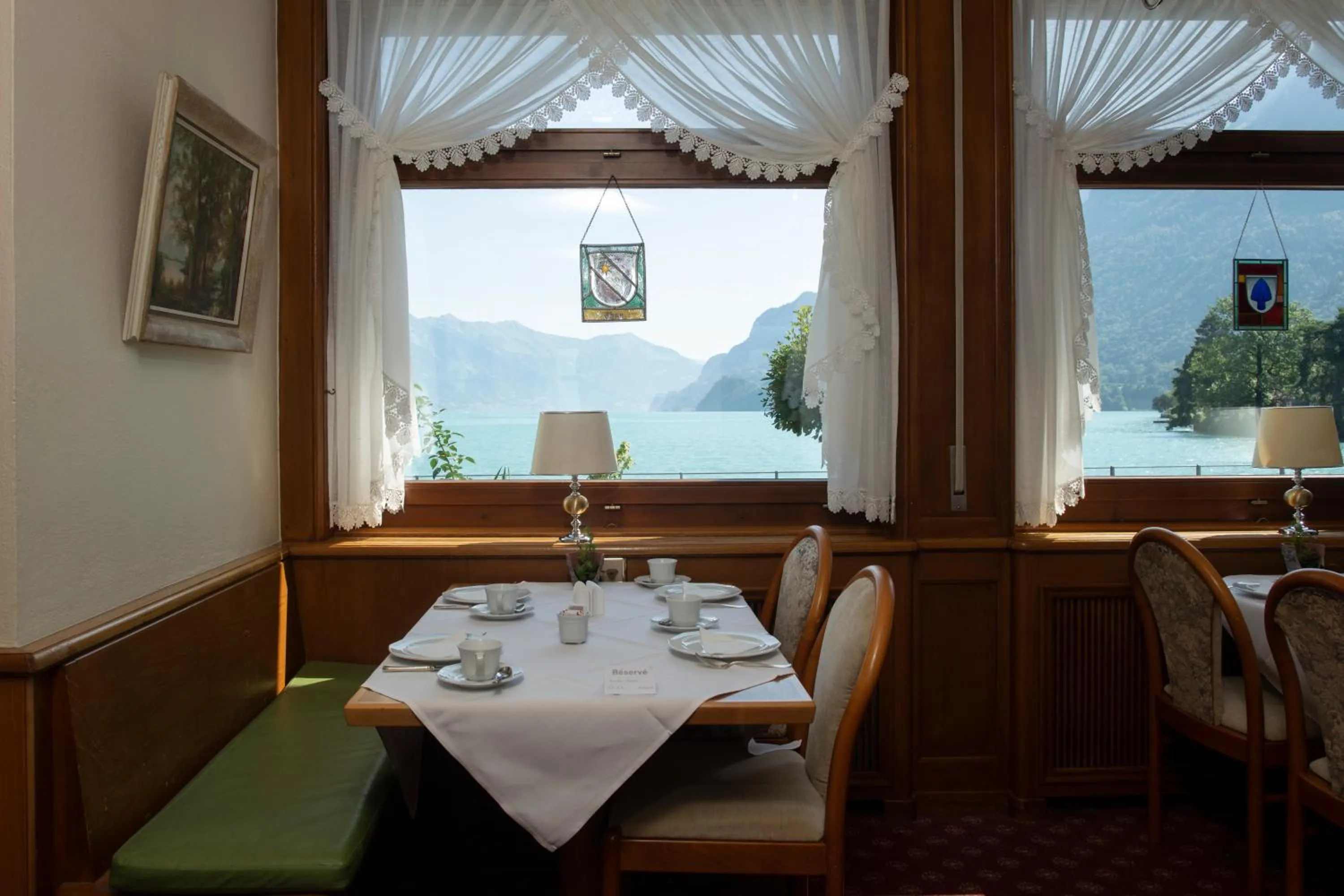 Restaurant/places to eat in Seiler au Lac