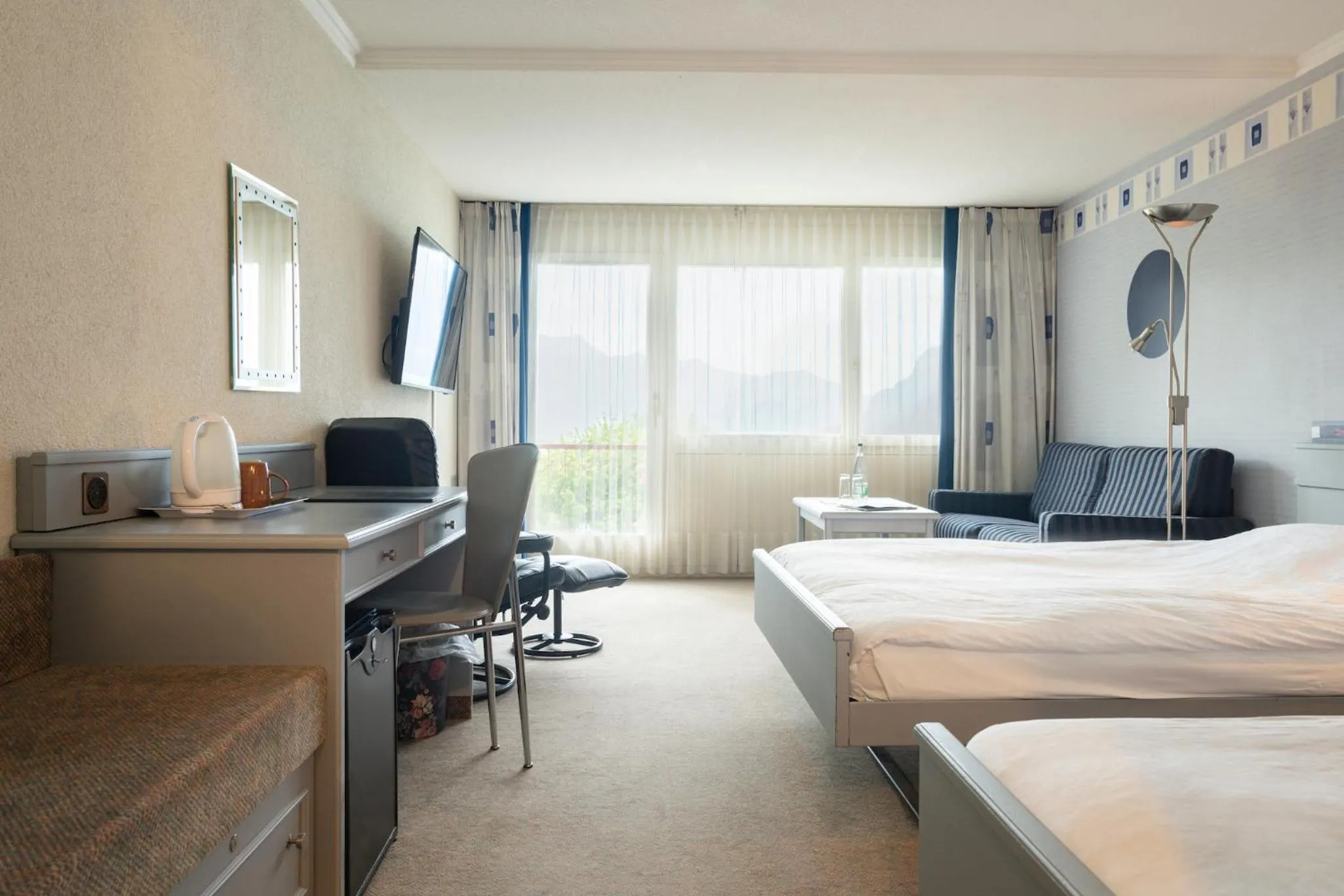 Photo of the whole room, Bed in Seiler au Lac