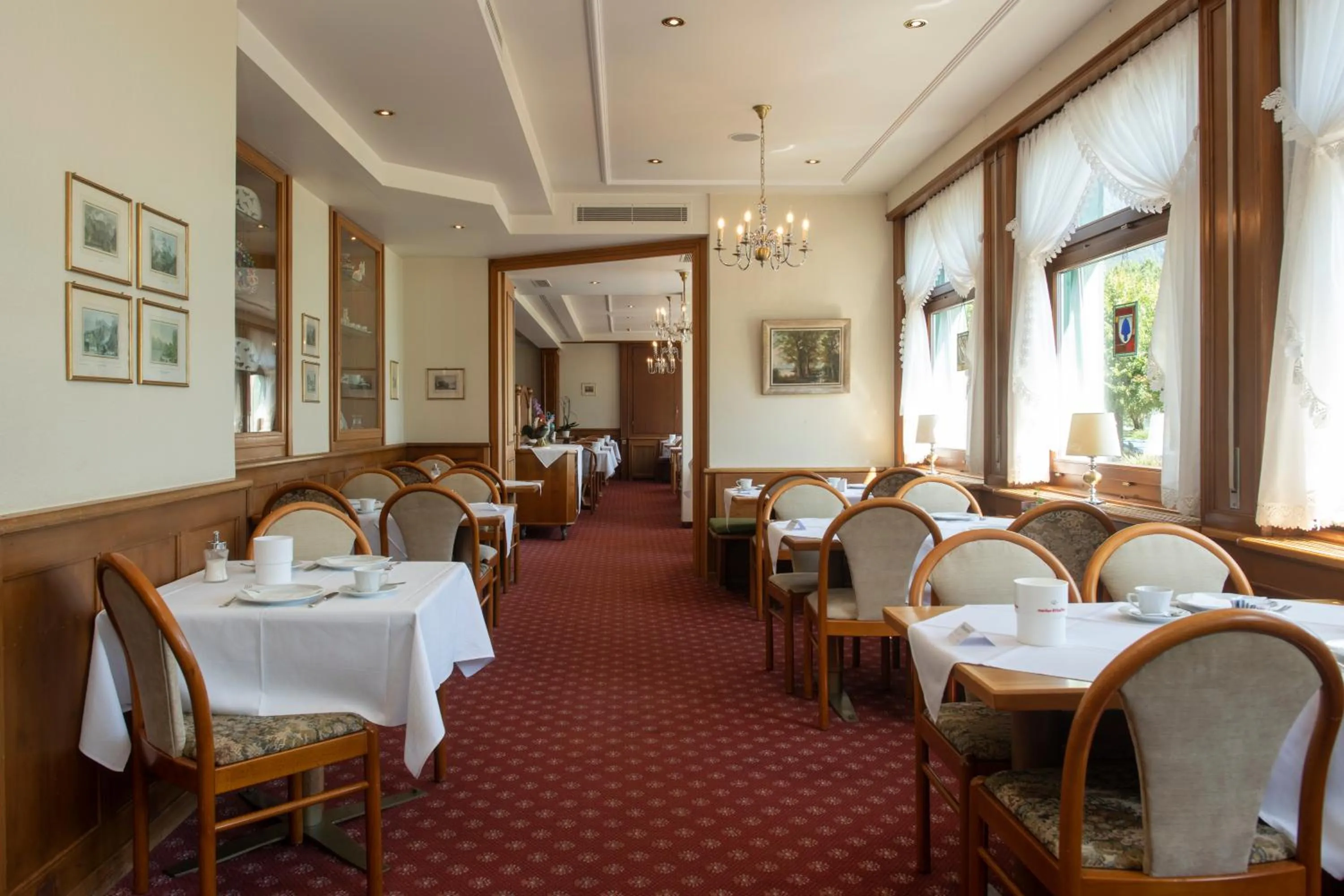 Restaurant/places to eat in Seiler au Lac