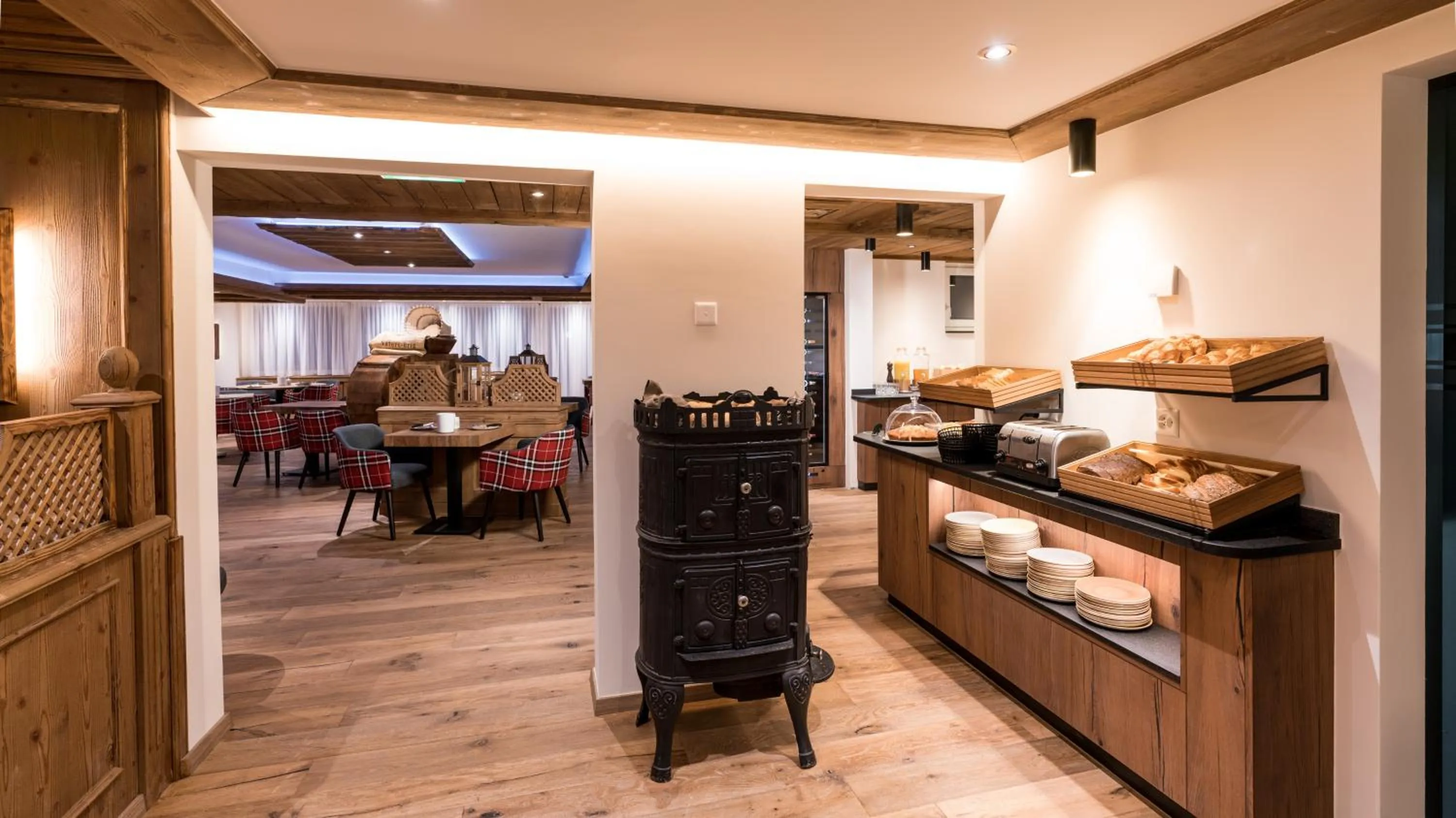 Restaurant/places to eat in Hotel Butterfly