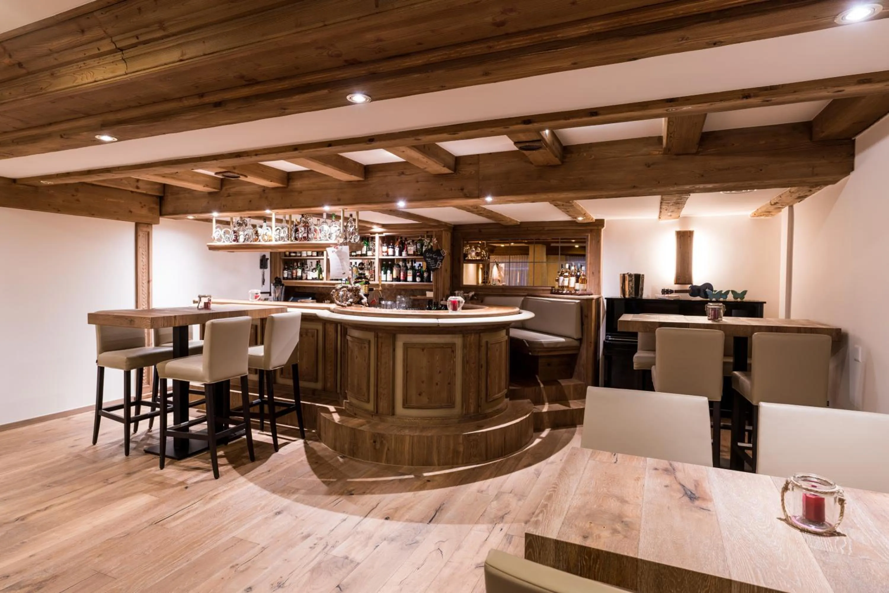 Restaurant/places to eat in Hotel Butterfly