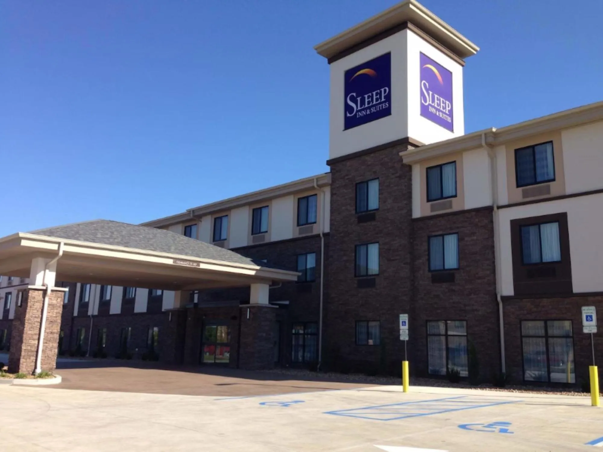 Property building in Sleep Inn & Suites O'Fallon MO - Technology Drive