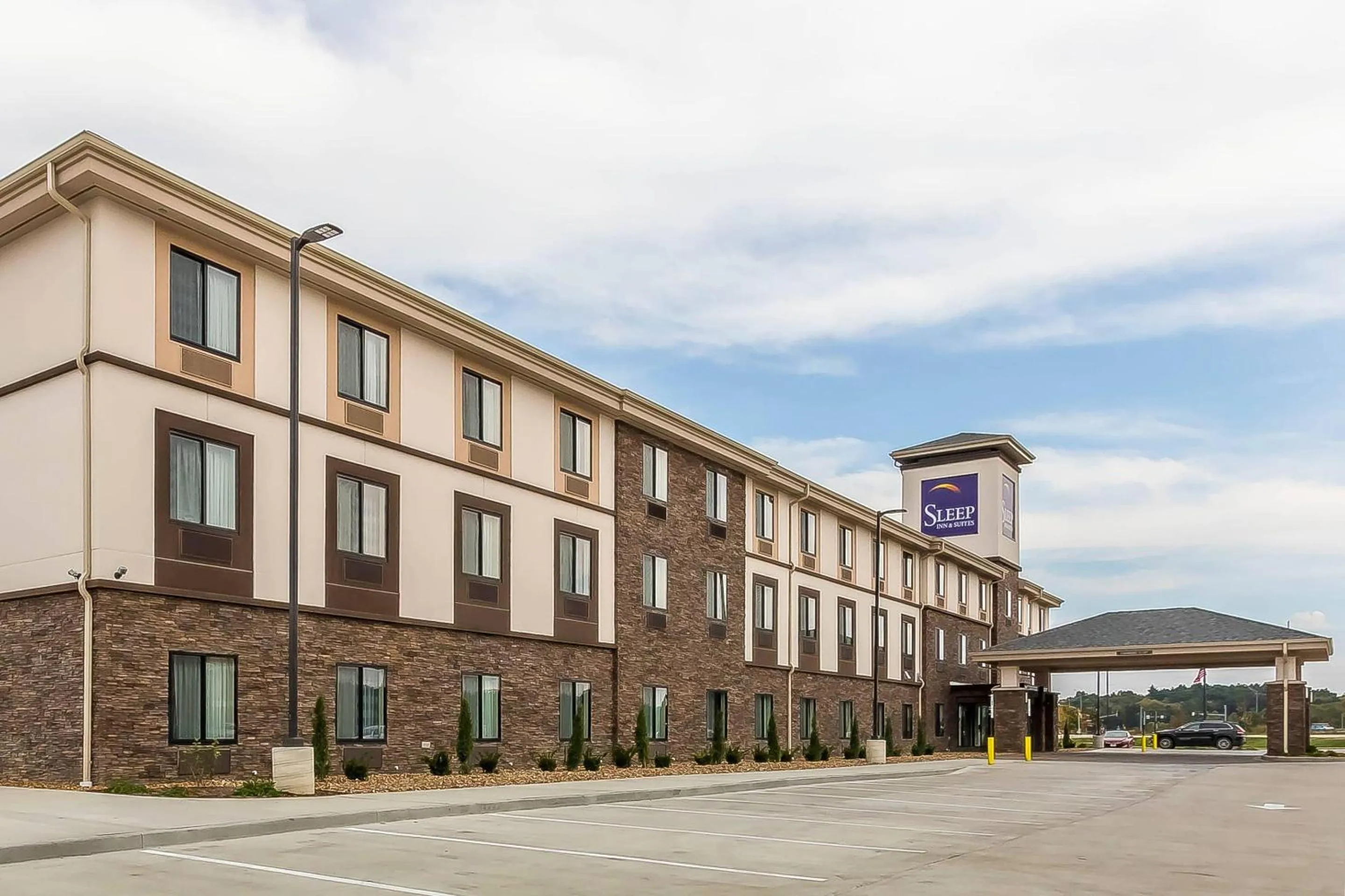 Property building in Sleep Inn & Suites O'Fallon MO - Technology Drive