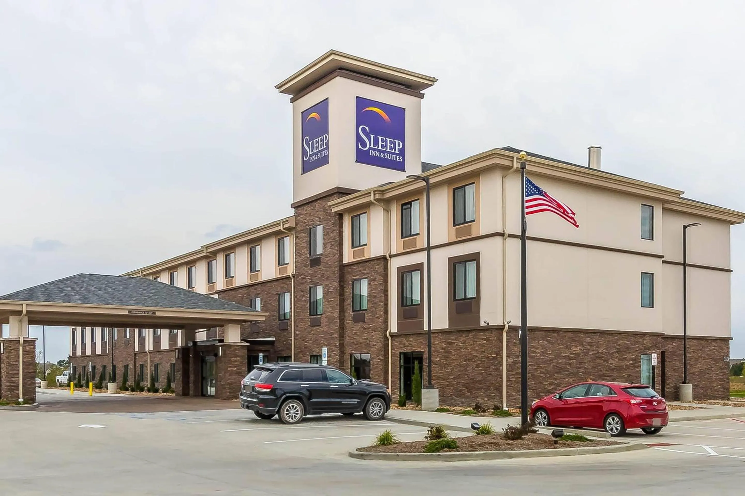 Property building in Sleep Inn & Suites O'Fallon MO - Technology Drive