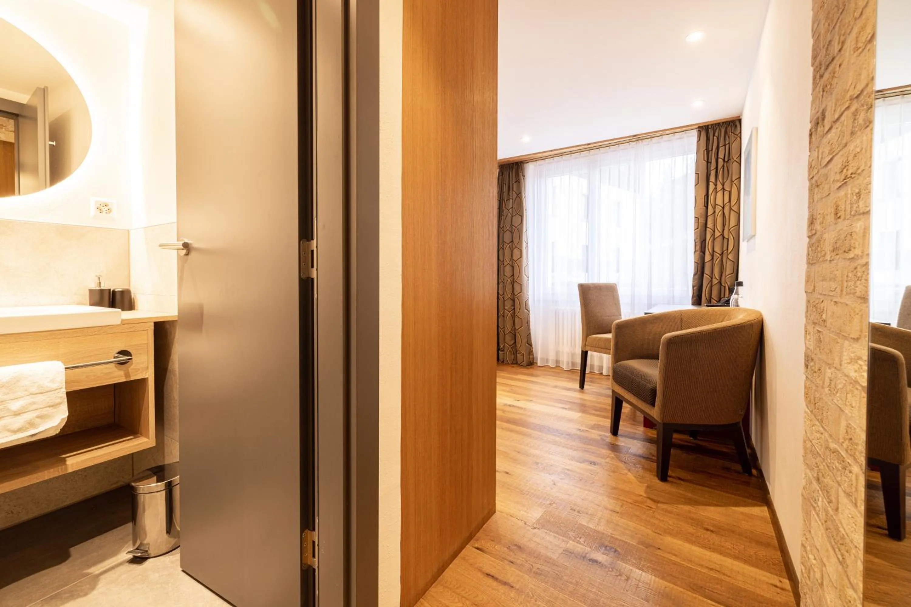 Photo of the whole room in Hotel Hohe Promenade