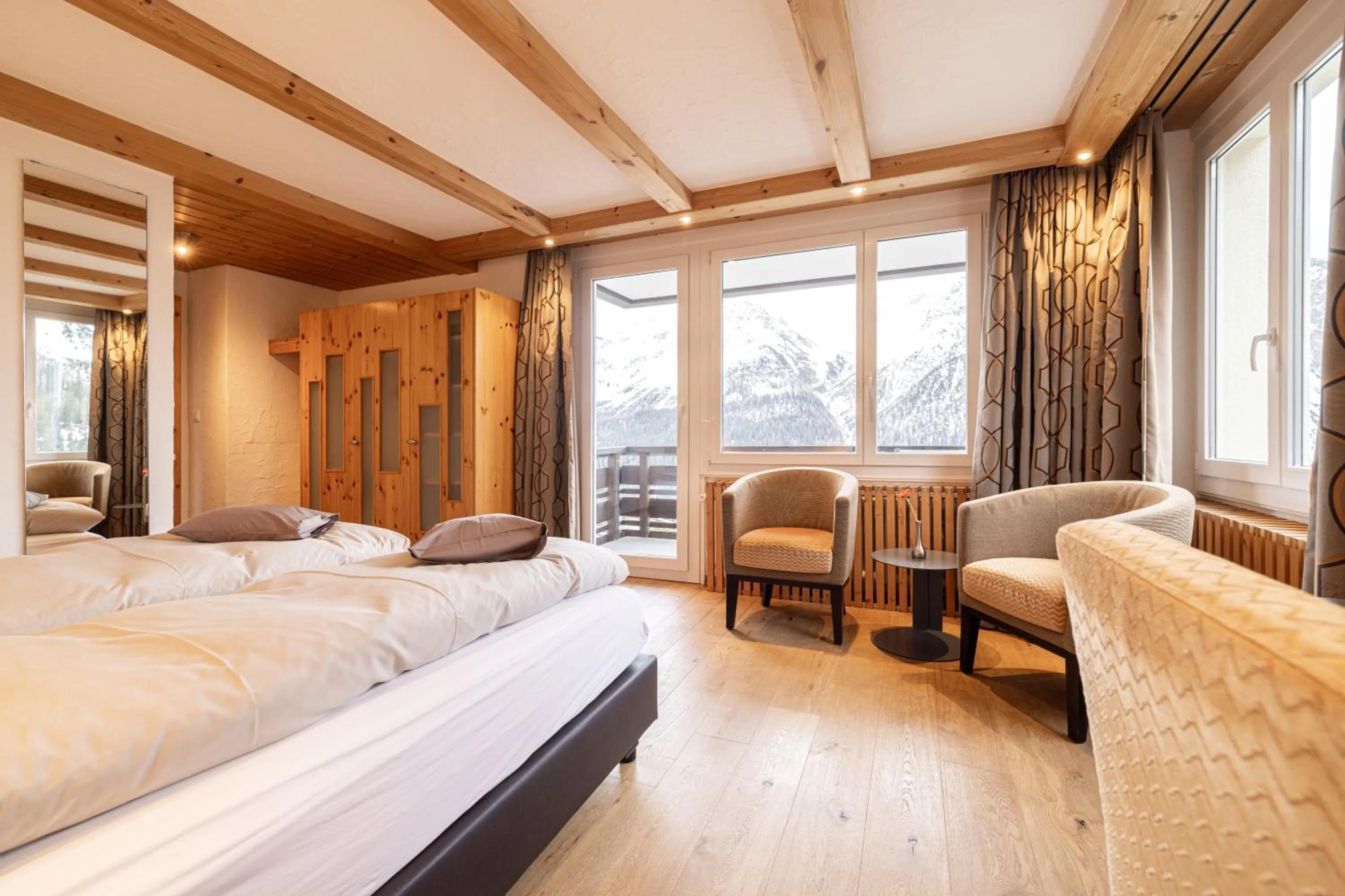 Photo of the whole room, Bed in Hotel Hohe Promenade