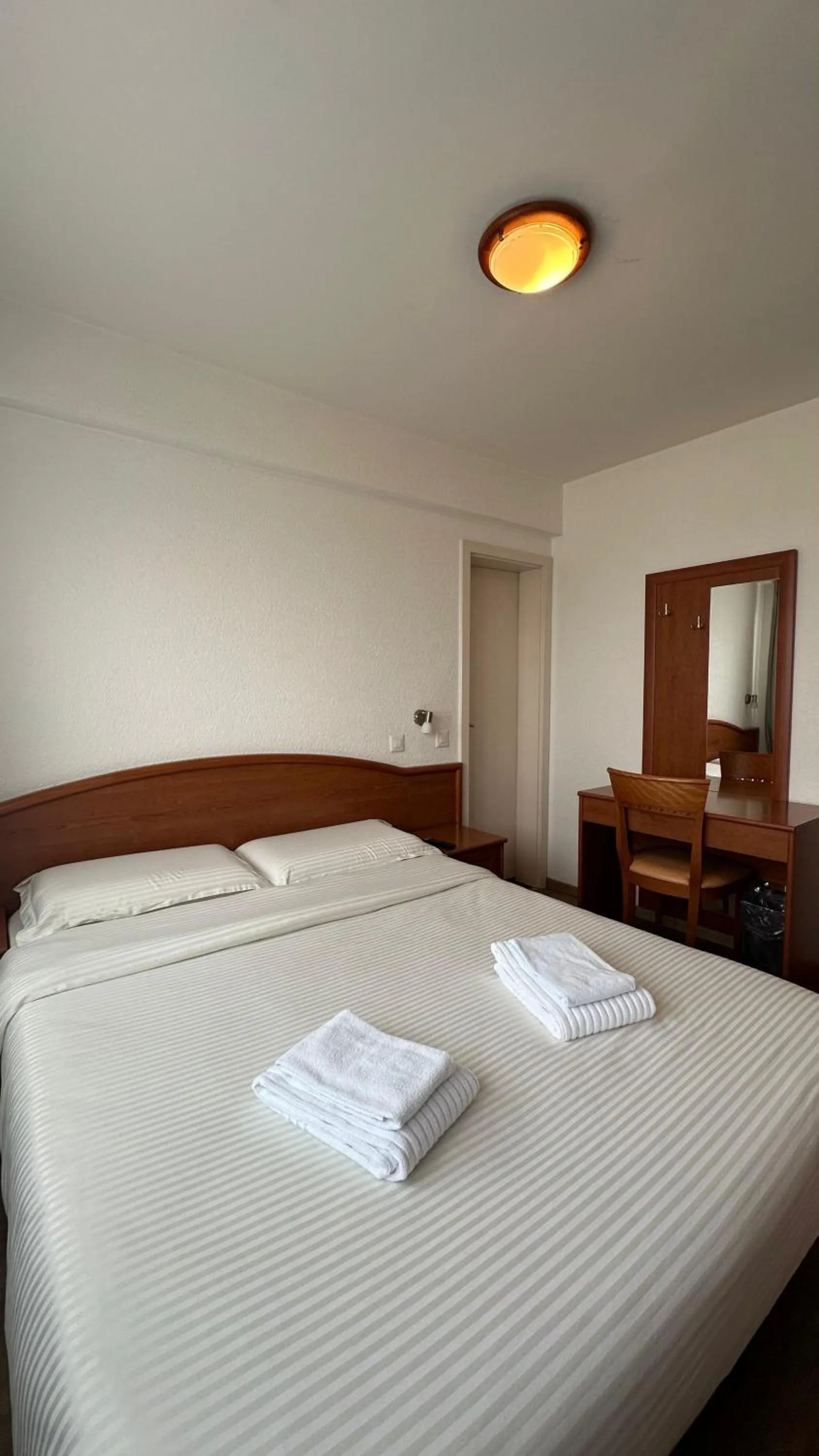 Bed in Hotel Du Quai